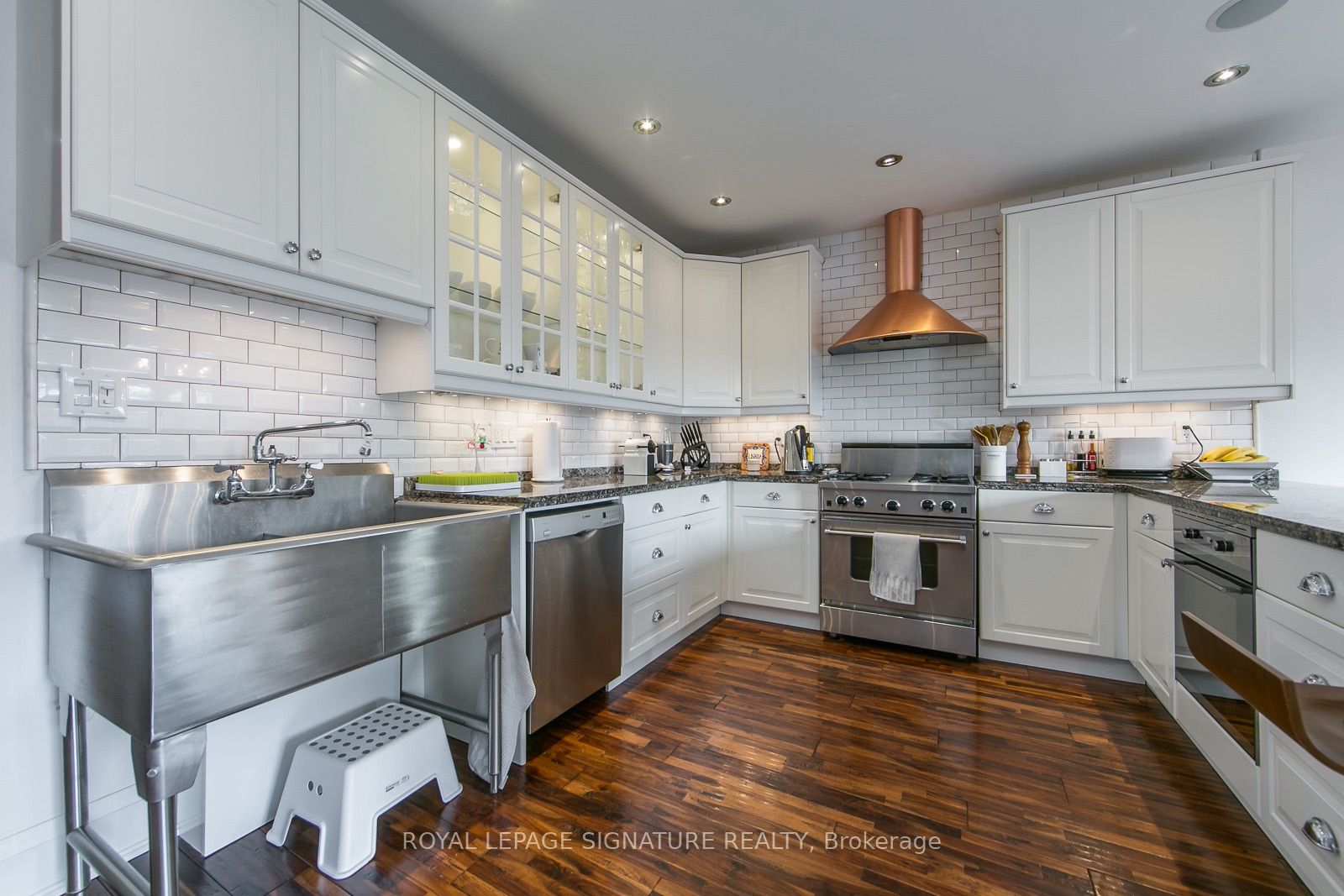 15 Battenberg Avenue Property Photo 8