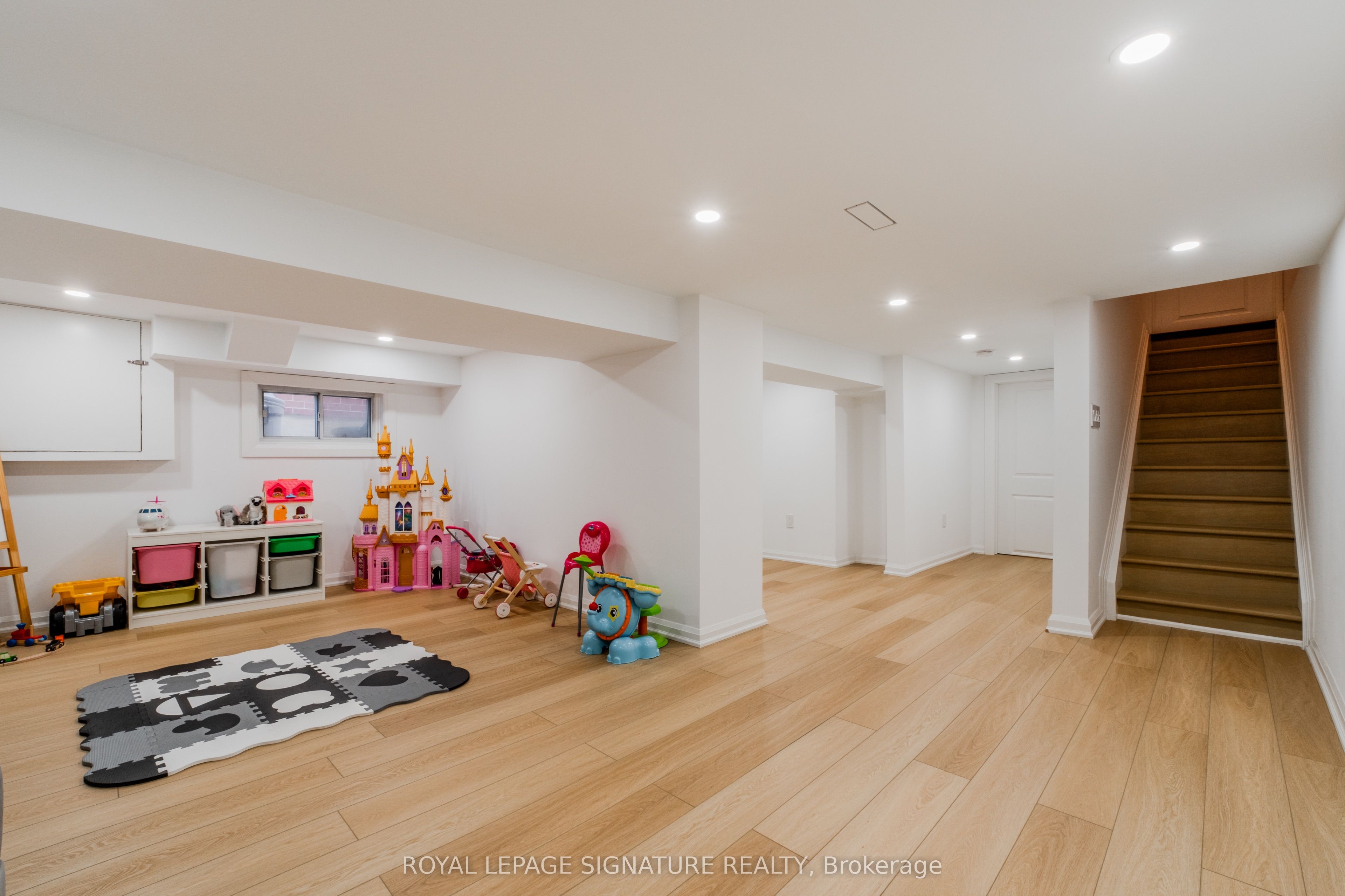15 Battenberg Avenue Property Photo 17