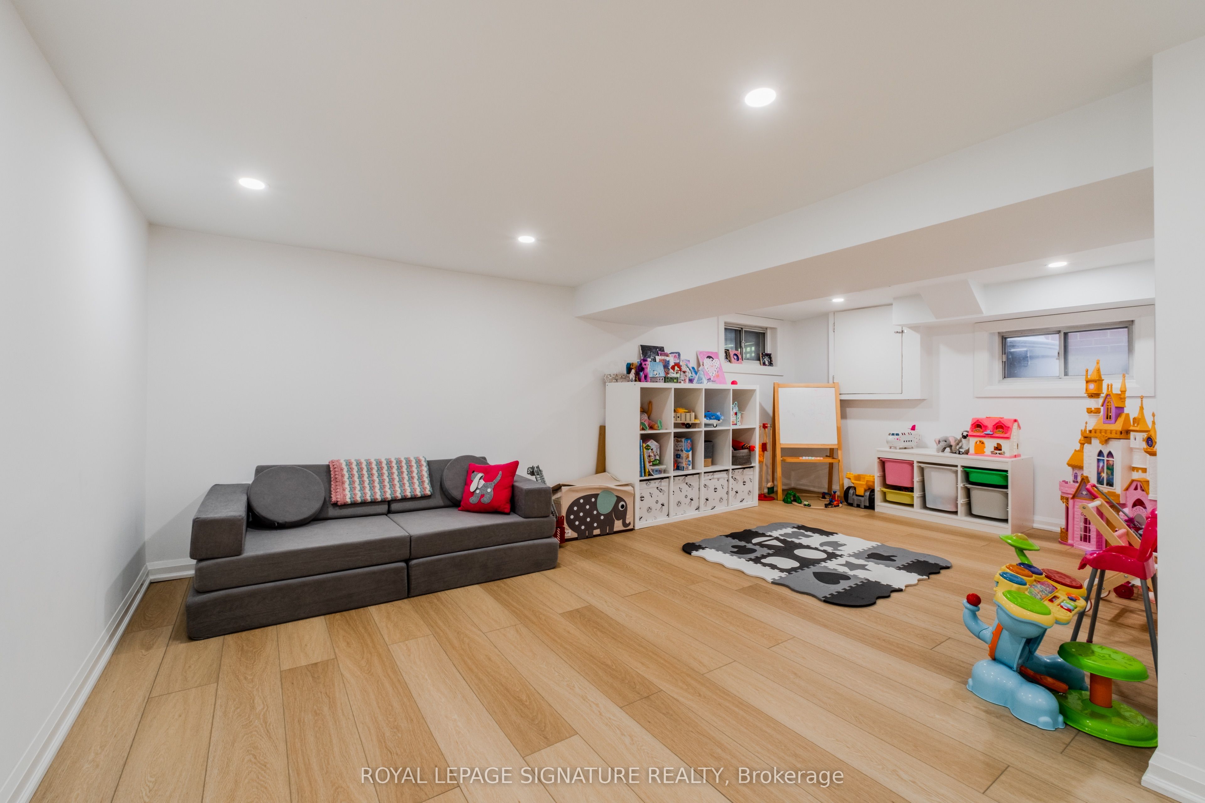 15 Battenberg Avenue Property Photo 18