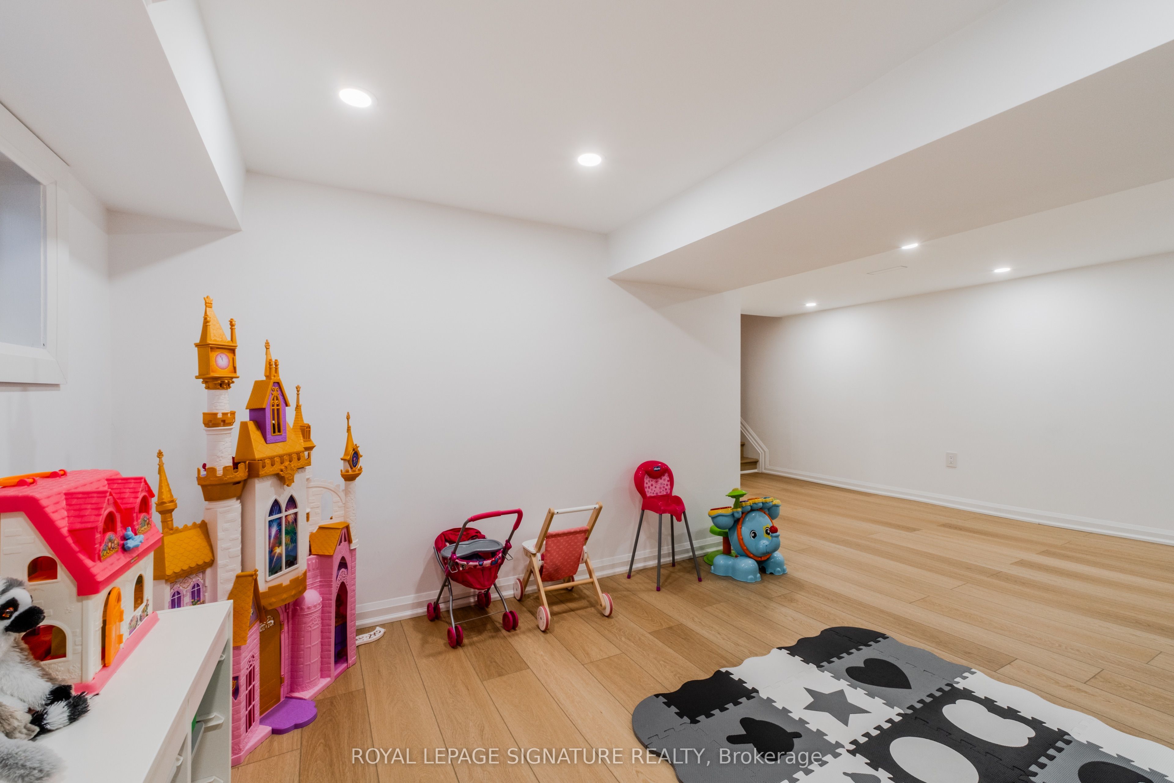 15 Battenberg Avenue Property Photo 19