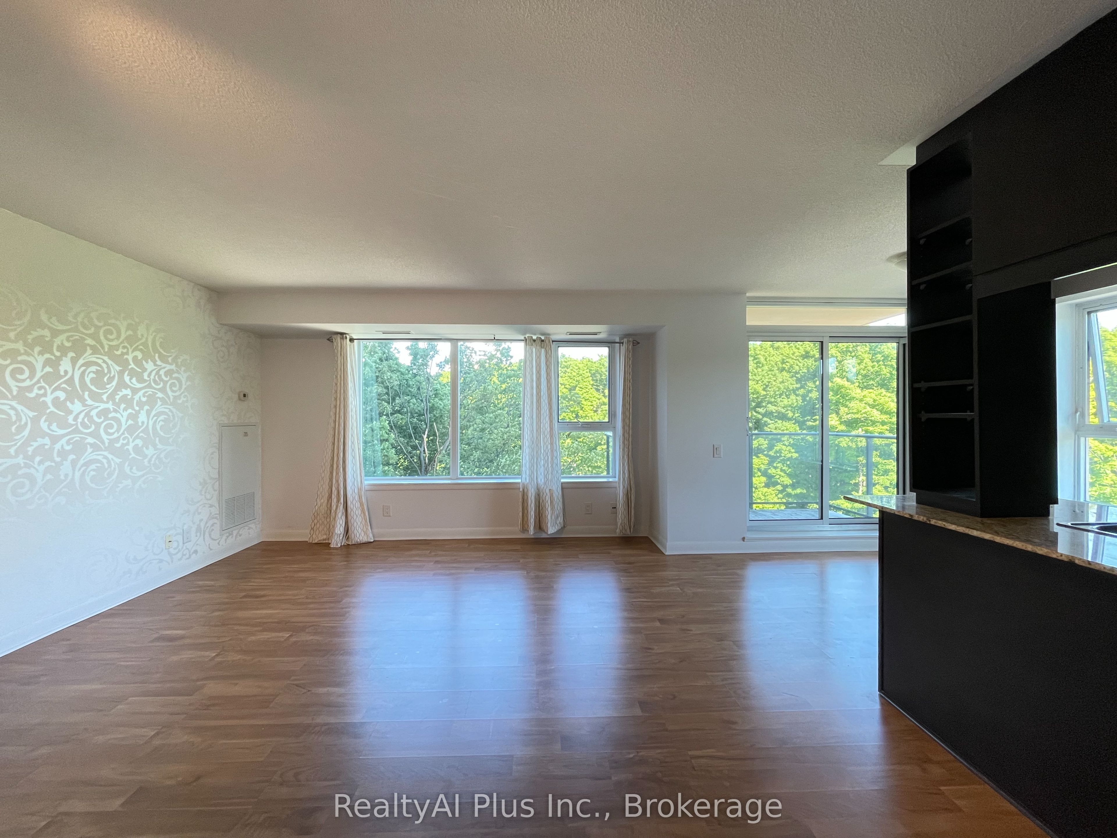 190 Borough Drive 805 Property Photo 4