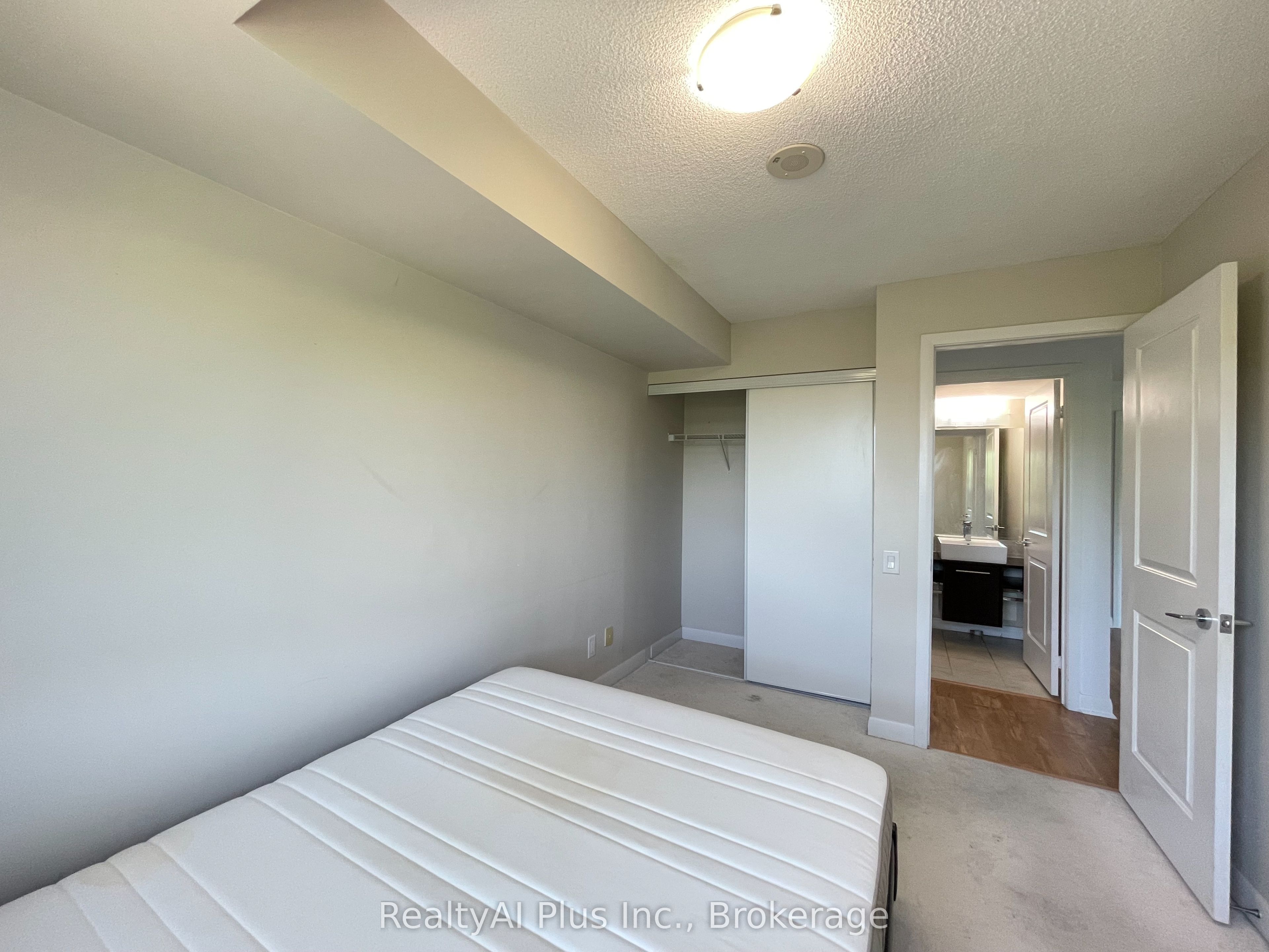 190 Borough Drive 805 Property Photo 15