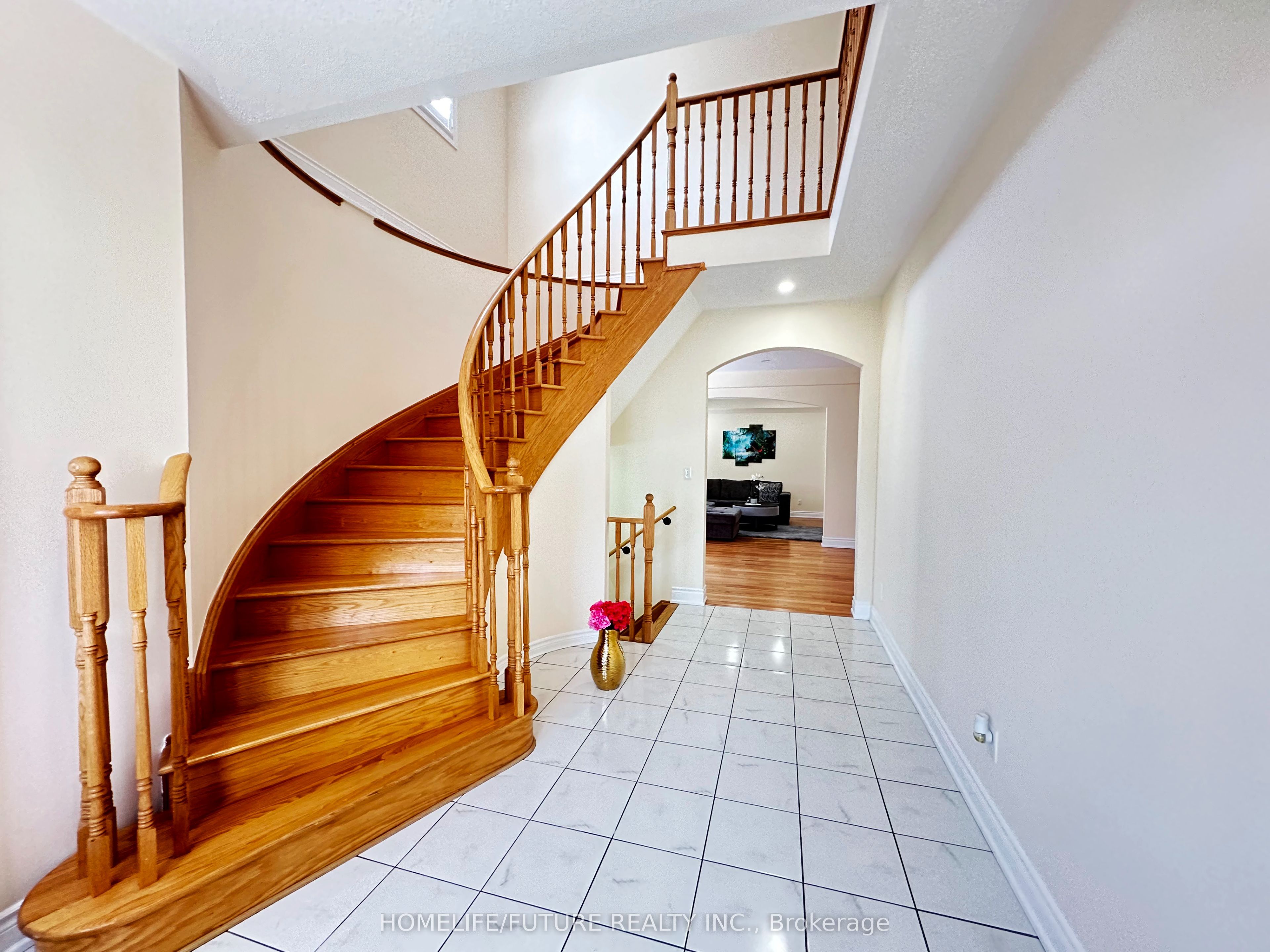 983 Wrenwood Drive Property Photo 3
