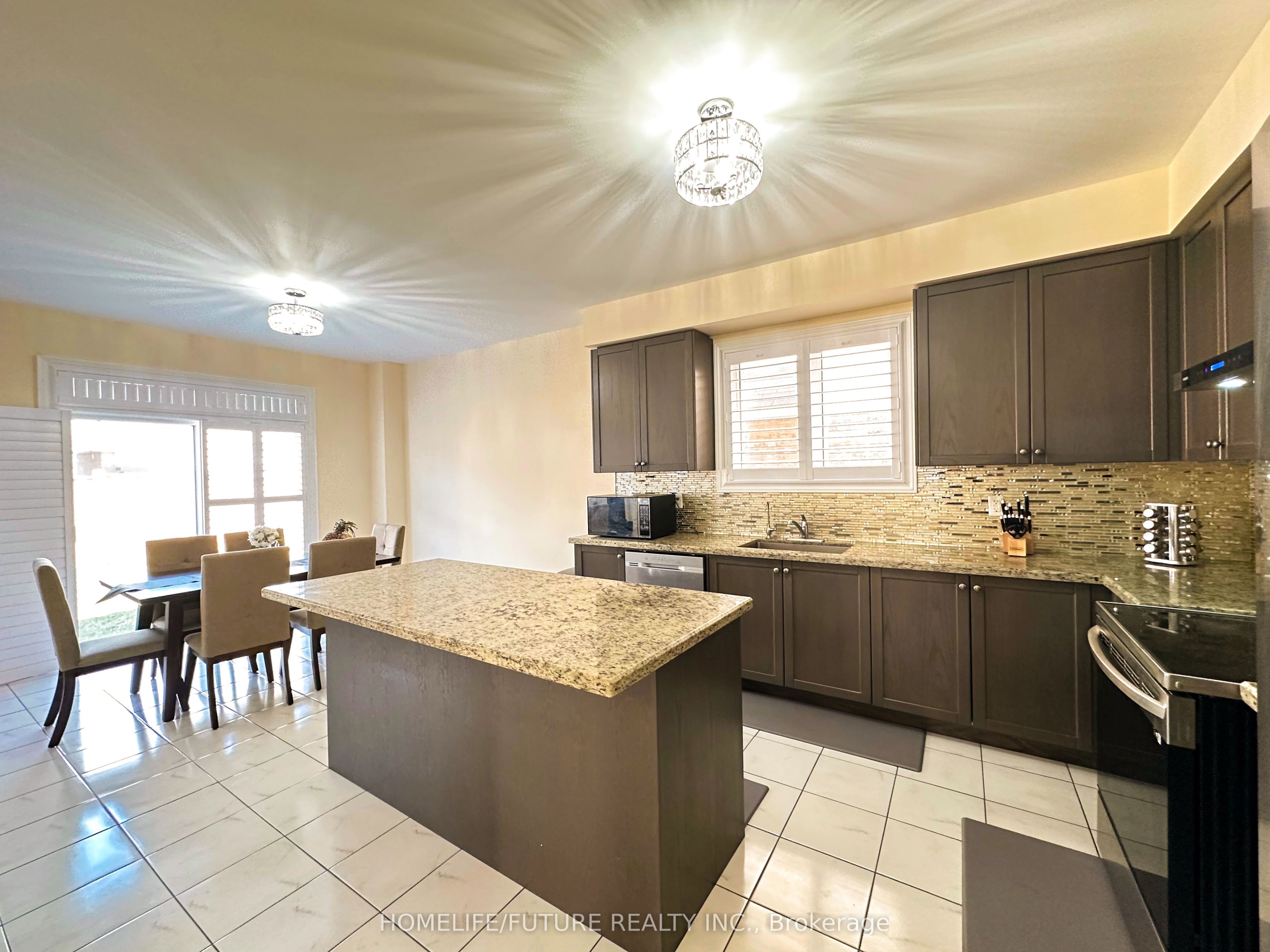 983 Wrenwood Drive Property Photo 8