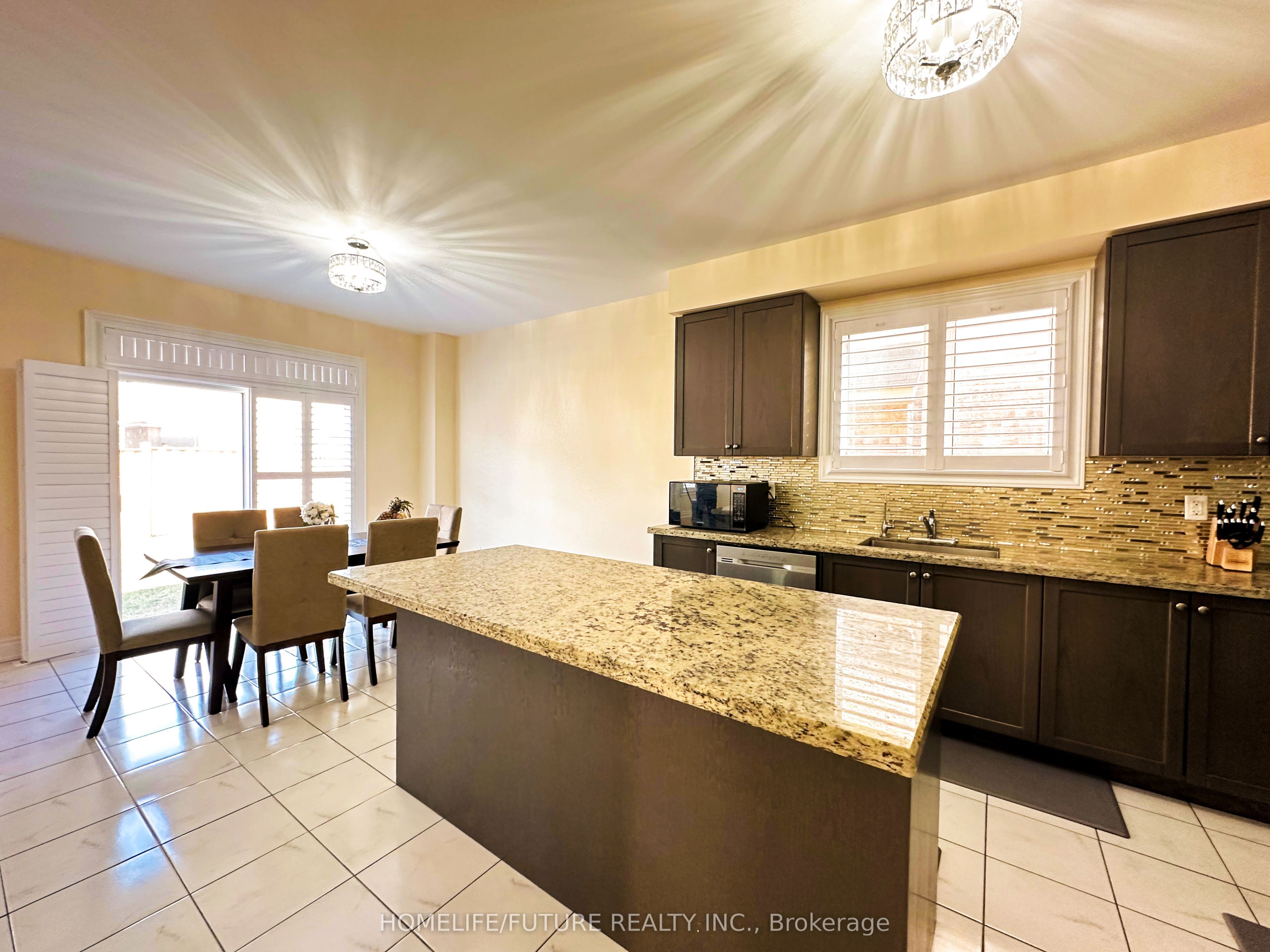 983 Wrenwood Drive Property Photo 11