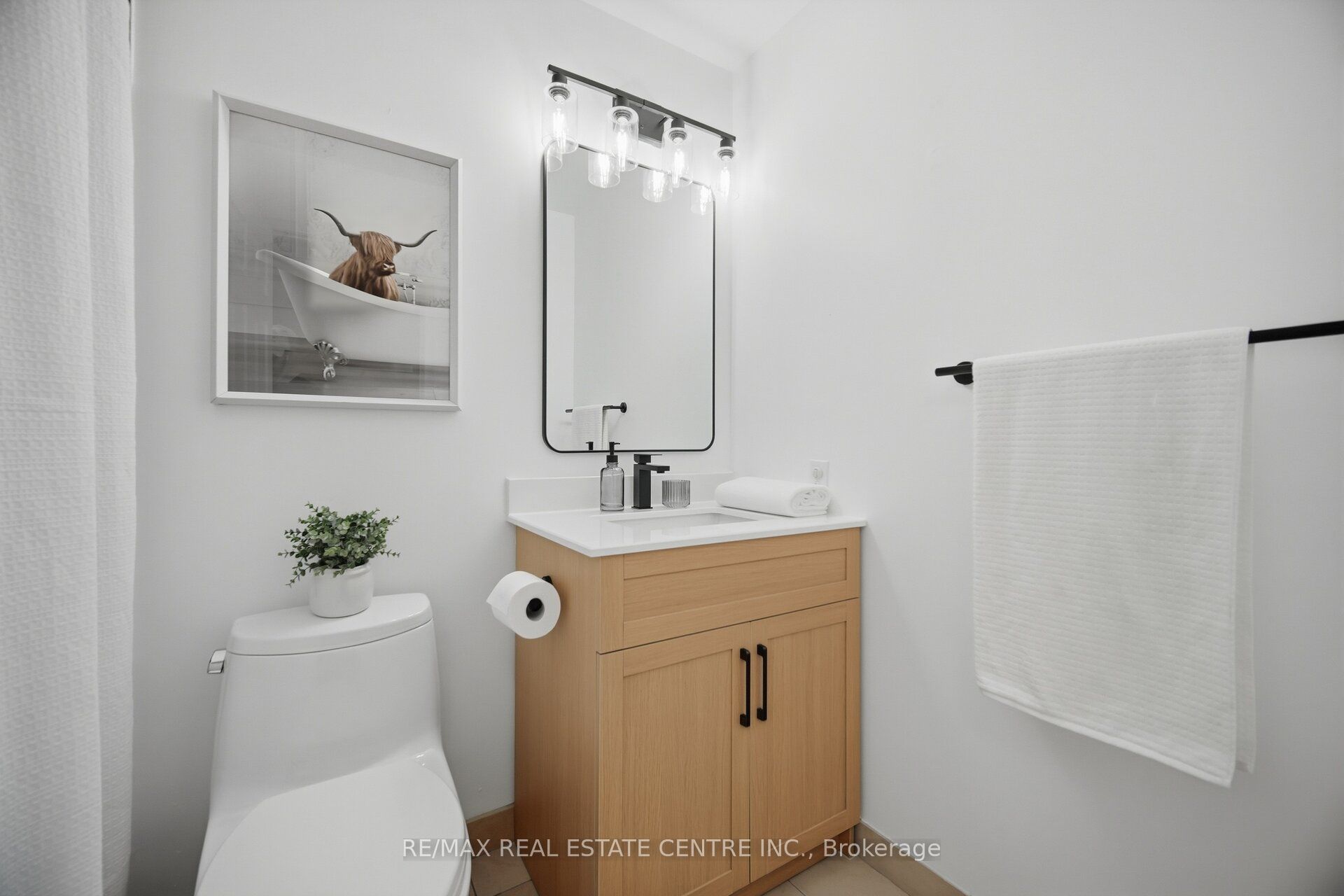 83 Mondeo Drive 96 Property Photo 32