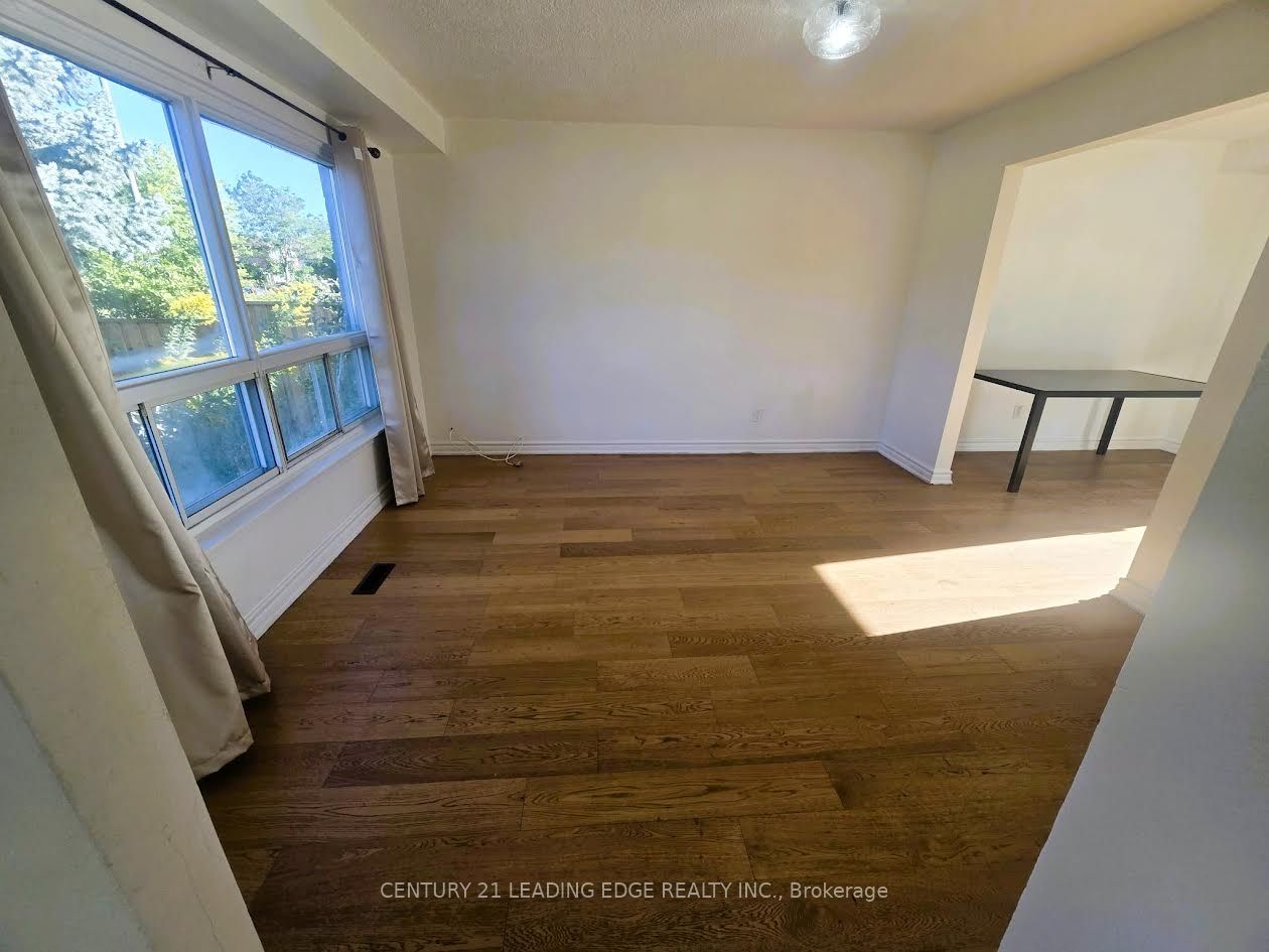5 Murison Boulevard Property Photo 4
