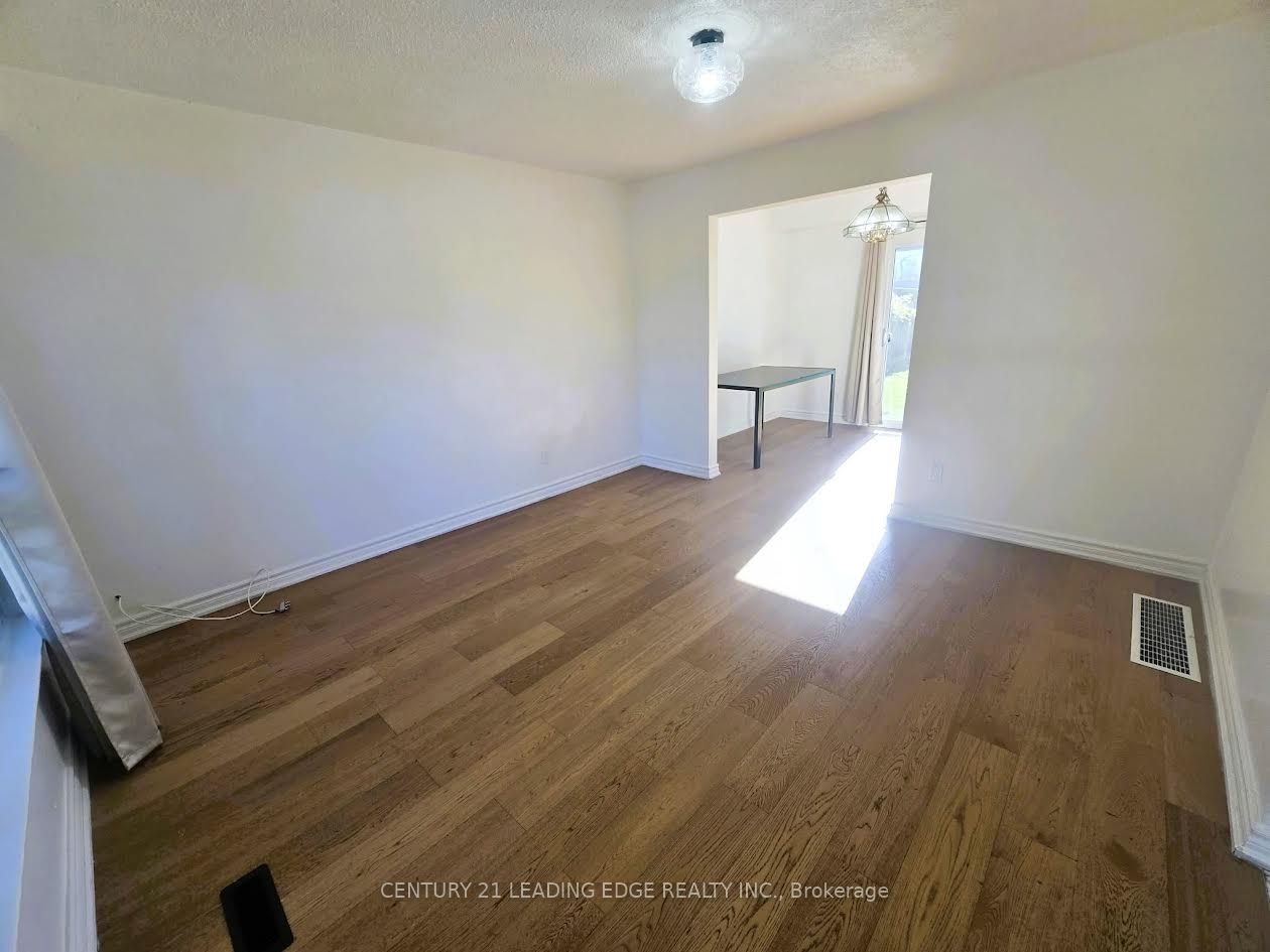 5 Murison Boulevard Property Photo 5