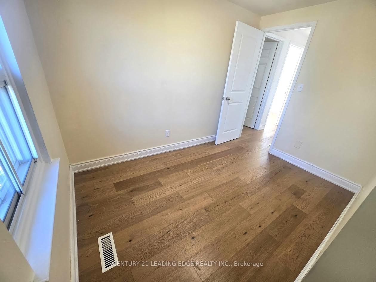5 Murison Boulevard Property Photo 30
