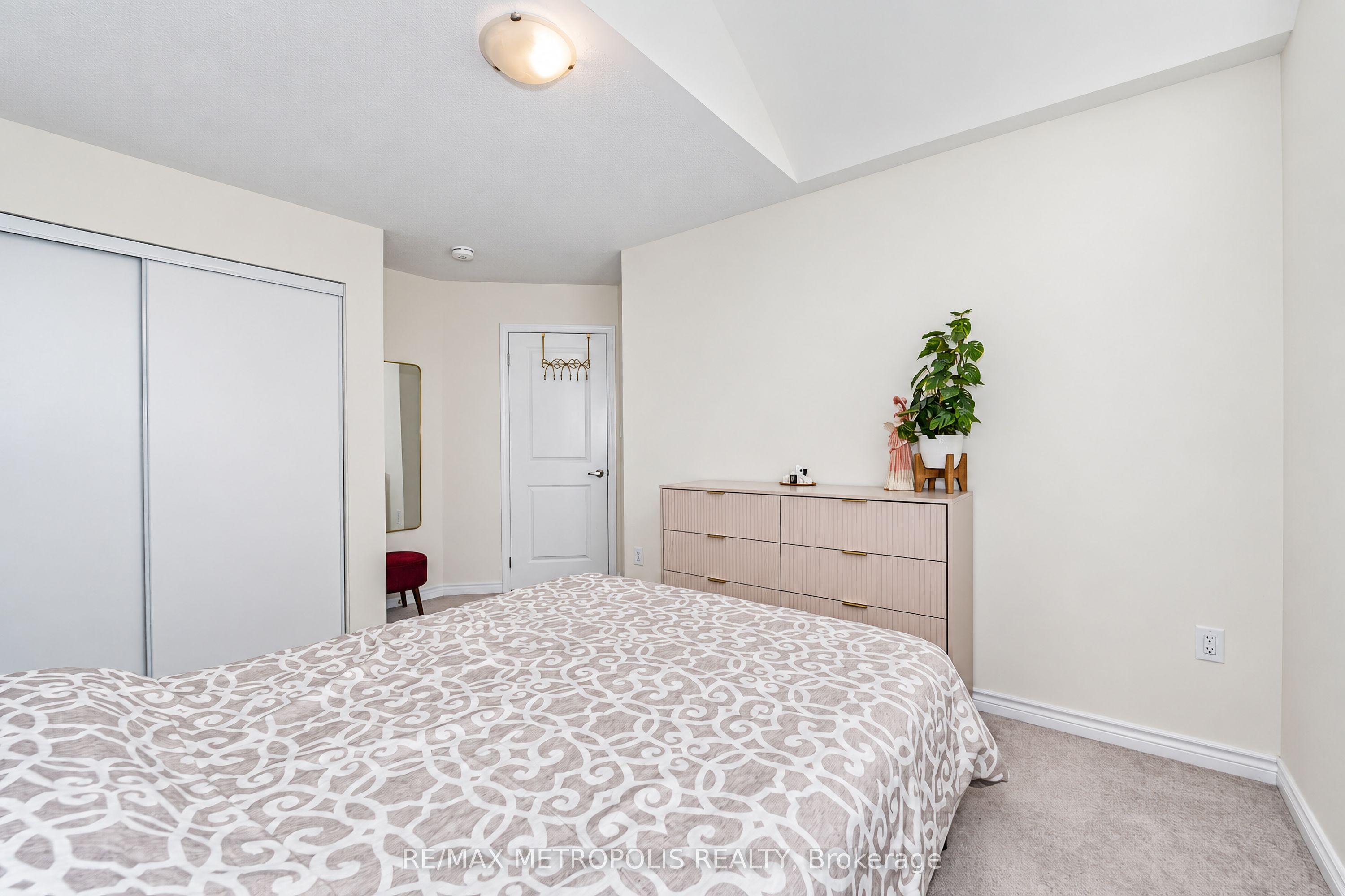 3237 Turnstone Boulevard Property Photo 29