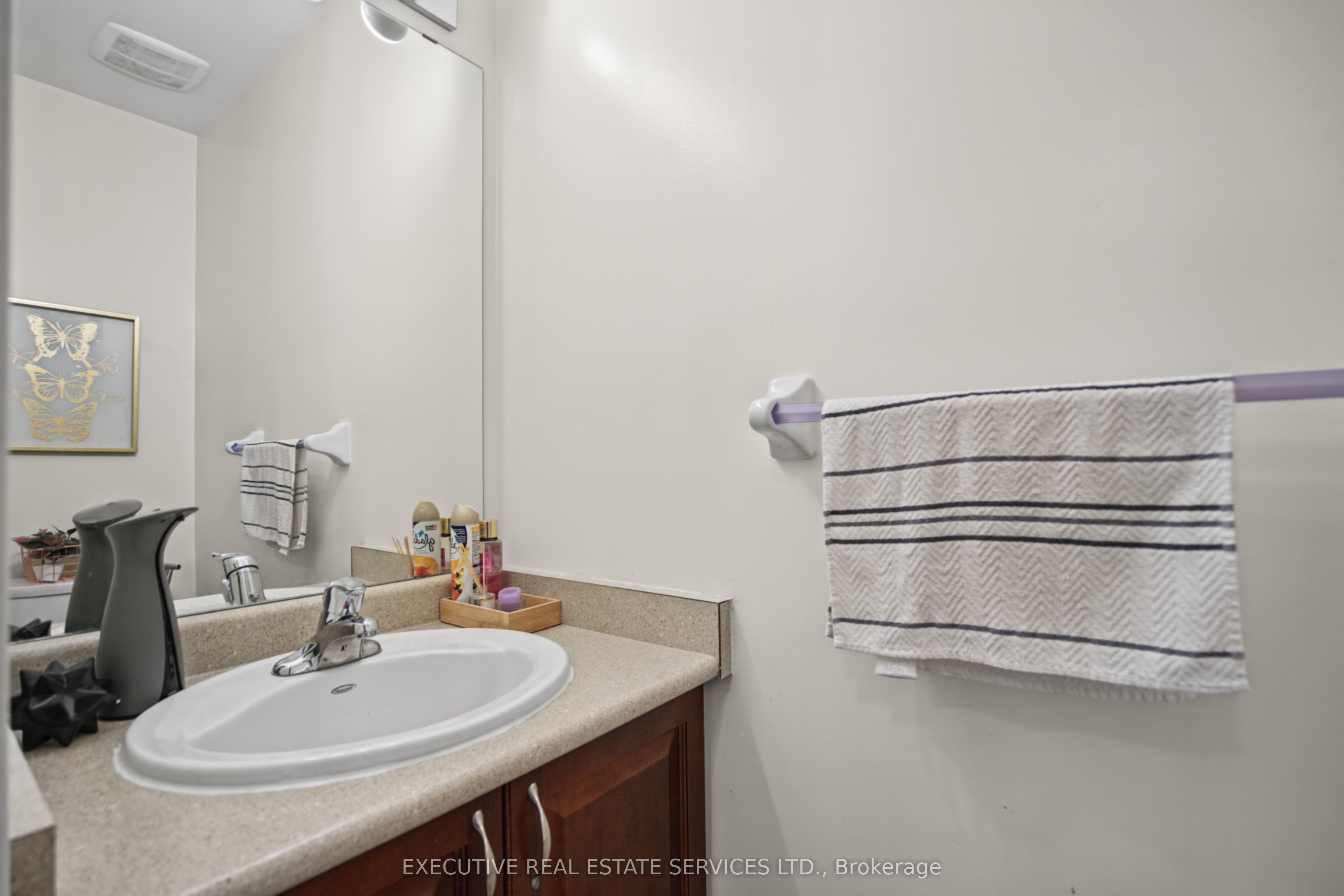 1571 Edgecroft Drive Property Photo 24