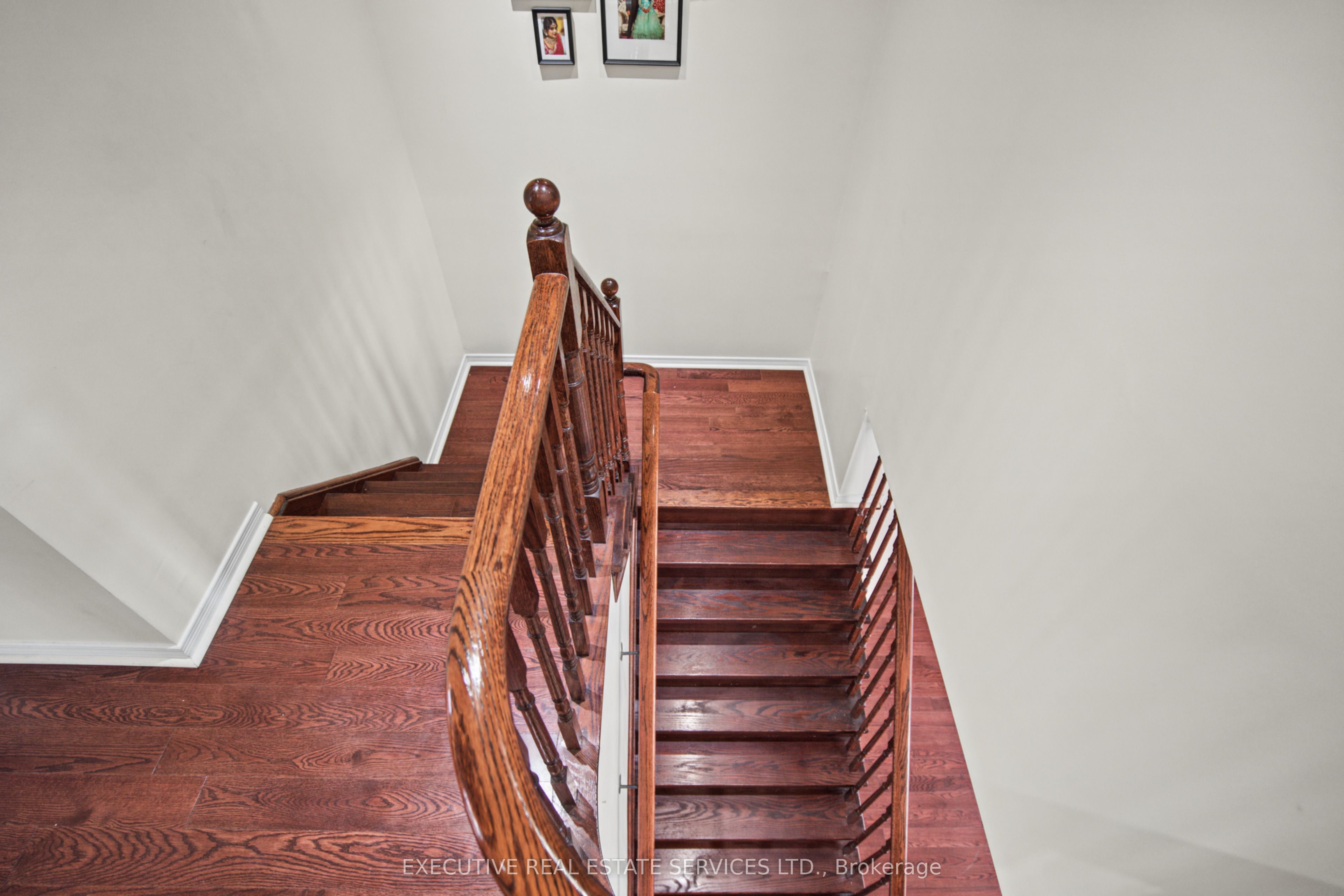 1571 Edgecroft Drive Property Photo 25
