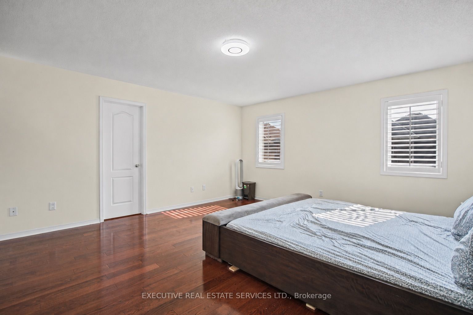 1571 Edgecroft Drive Property Photo 28