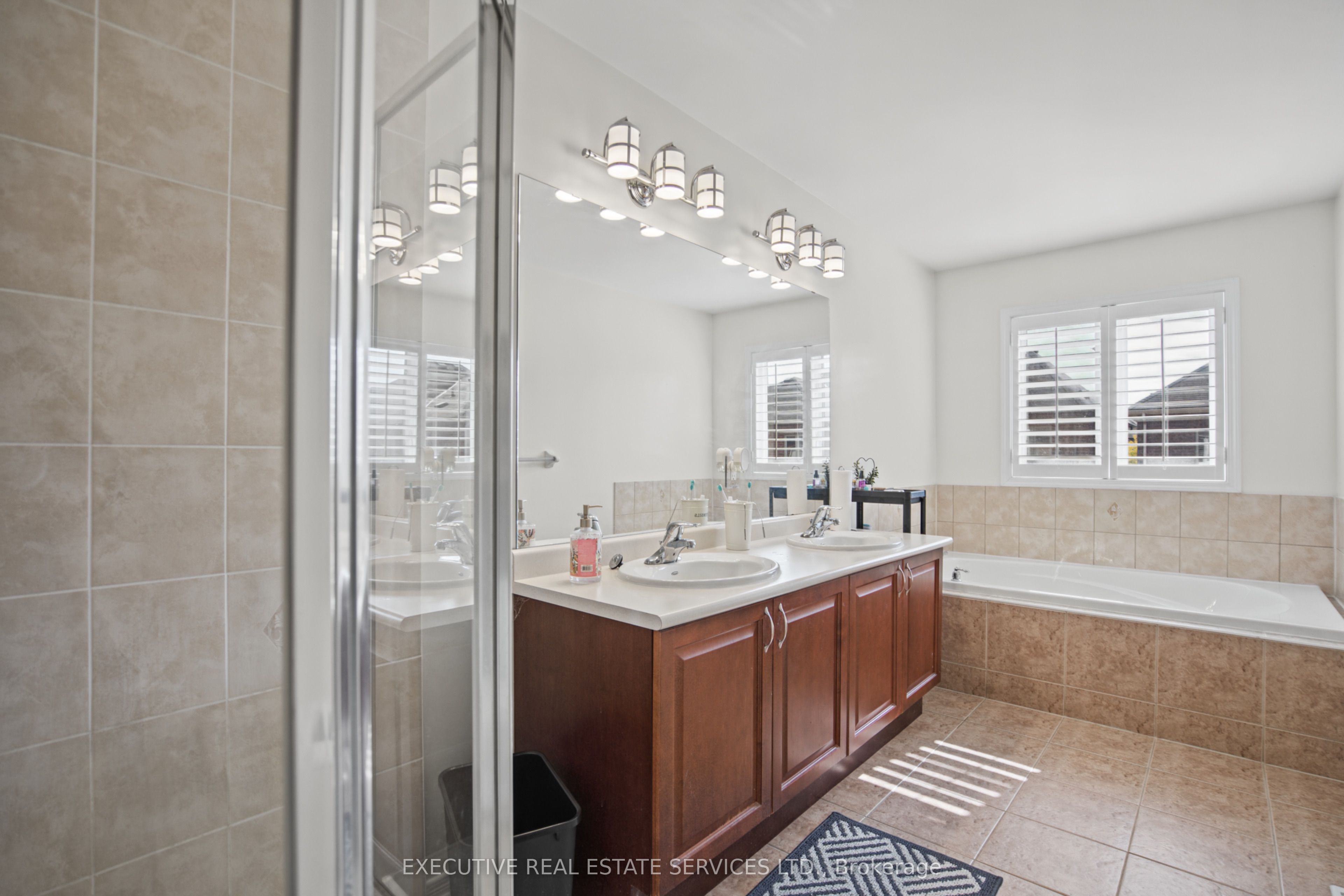 1571 Edgecroft Drive Property Photo 29