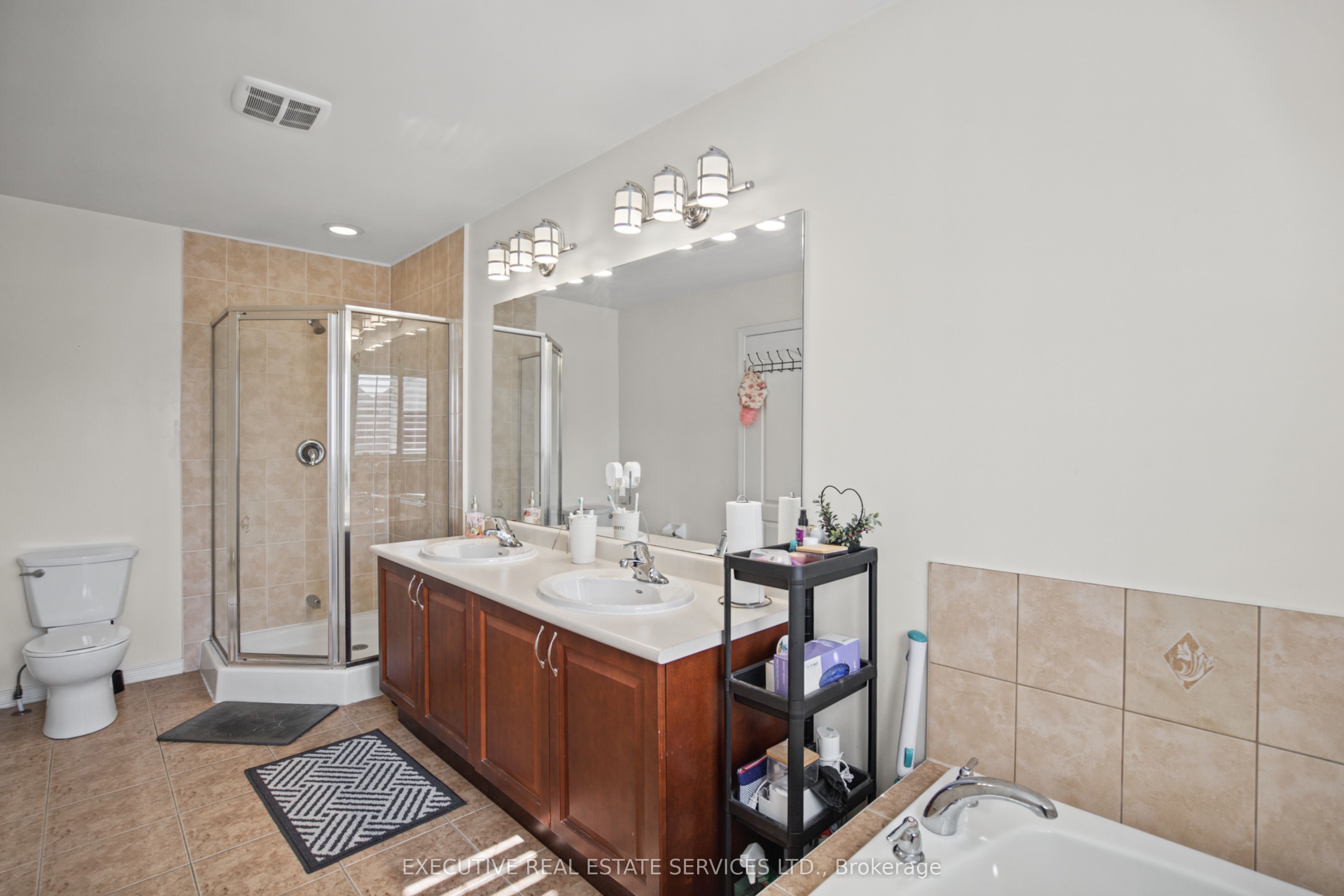 1571 Edgecroft Drive Property Photo 31