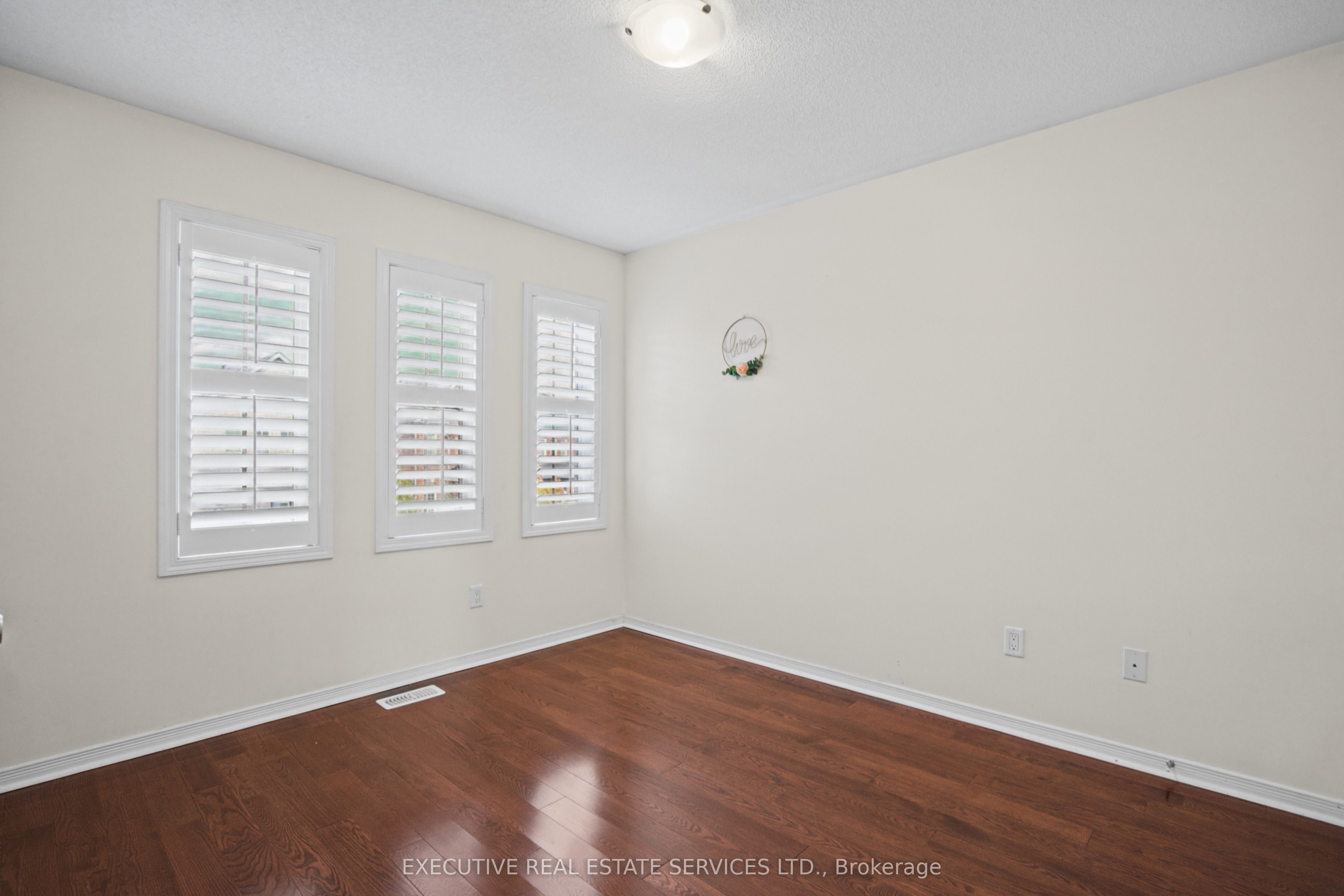 1571 Edgecroft Drive Property Photo 39