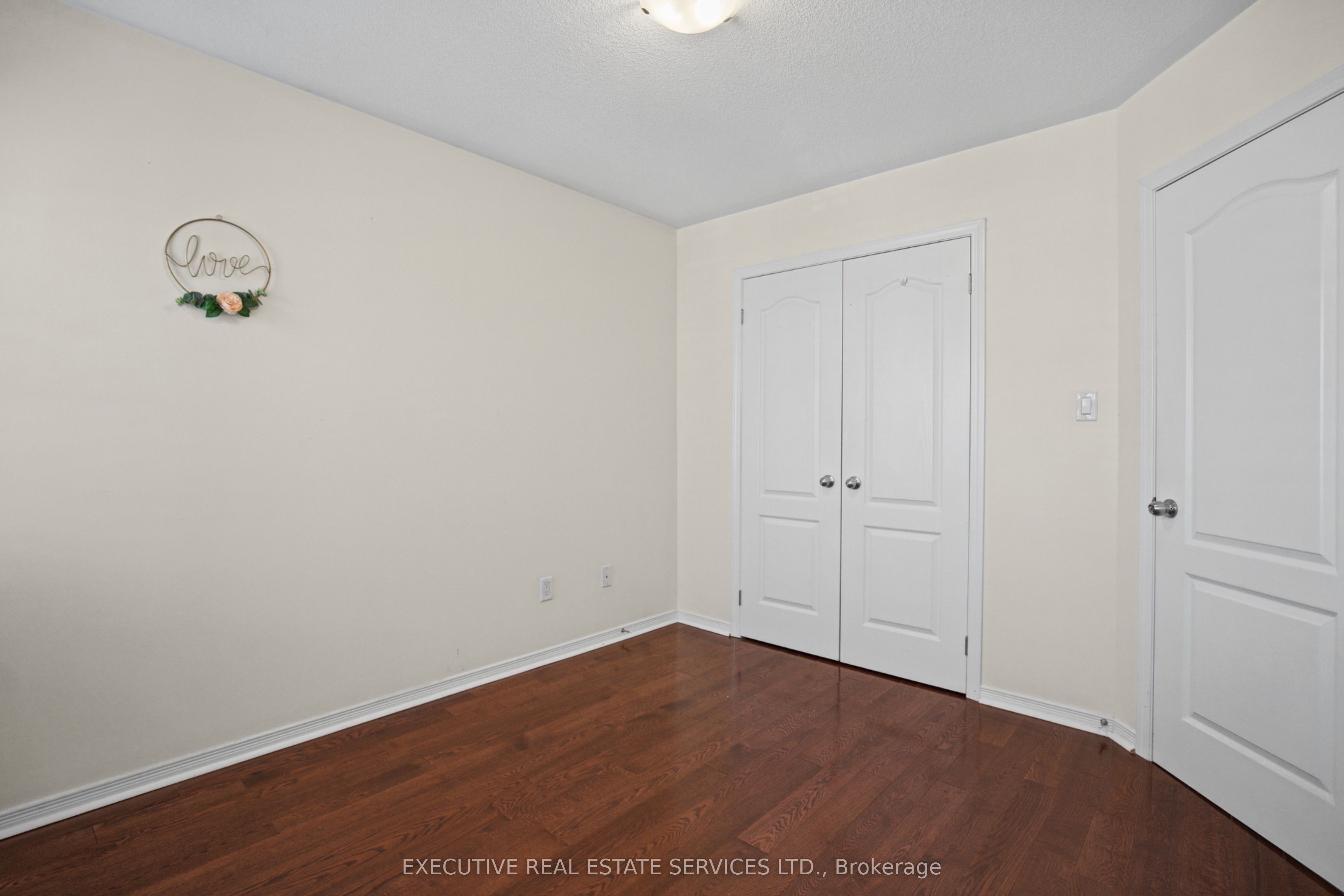 1571 Edgecroft Drive Property Photo 41