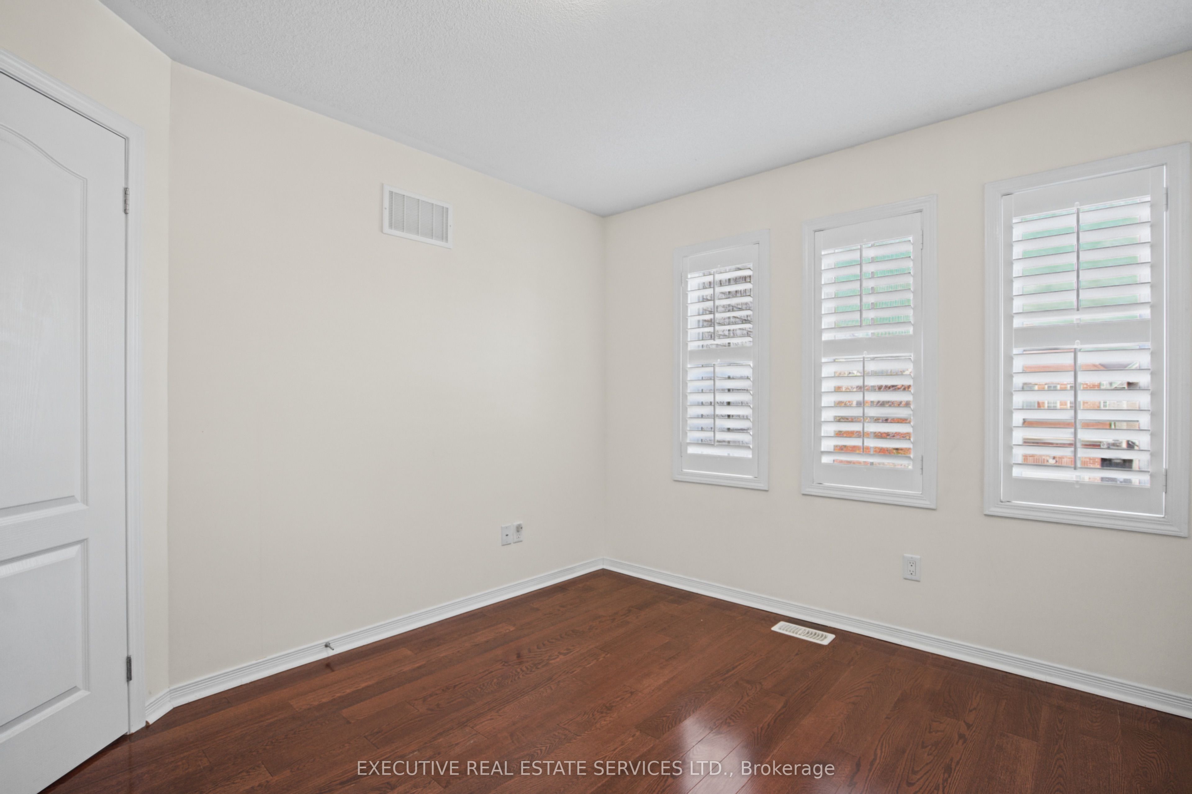 1571 Edgecroft Drive Property Photo 42