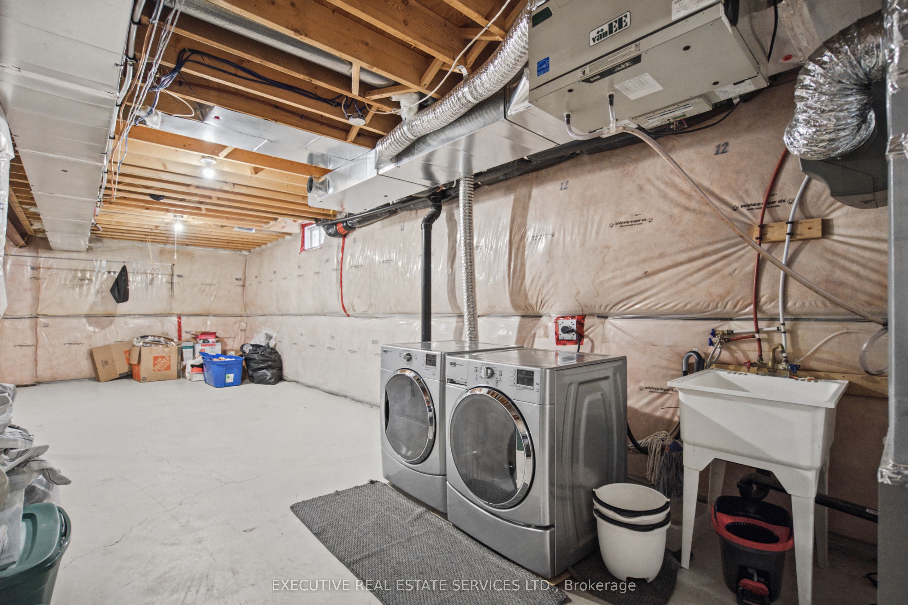 1571 Edgecroft Drive Property Photo 43
