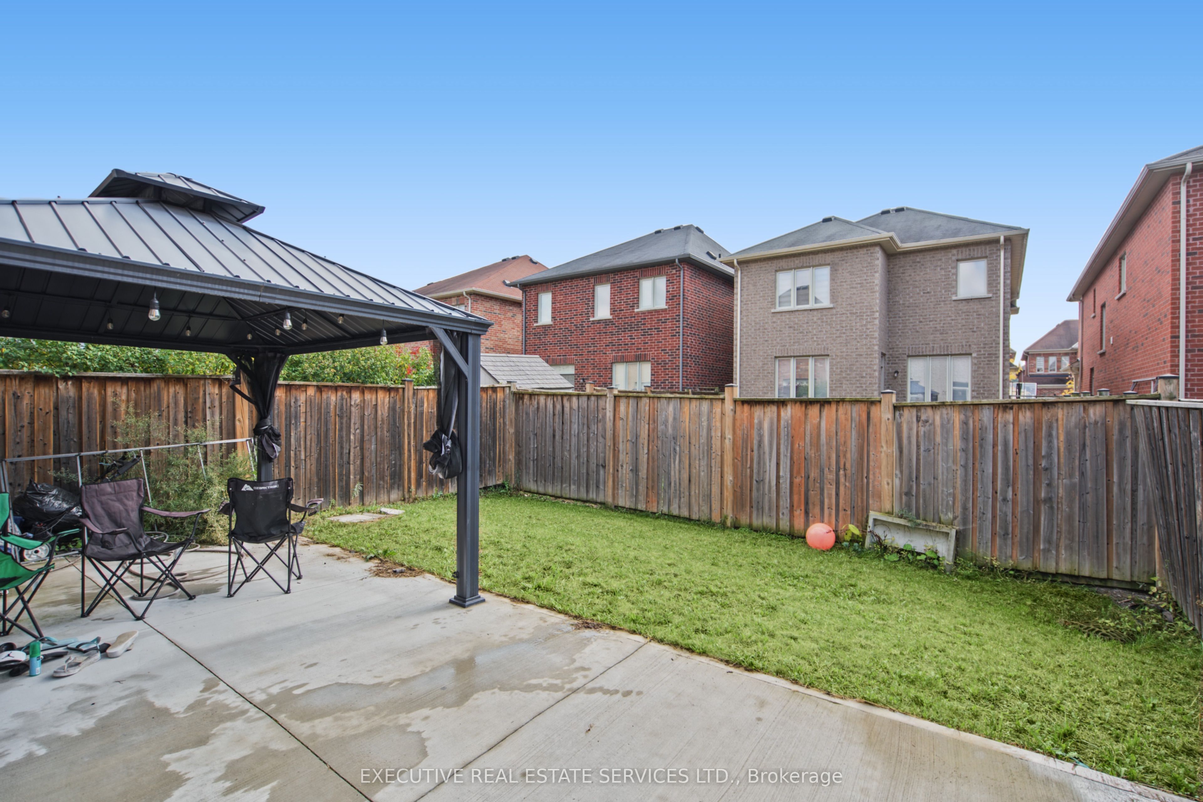 1571 Edgecroft Drive Property Photo 45