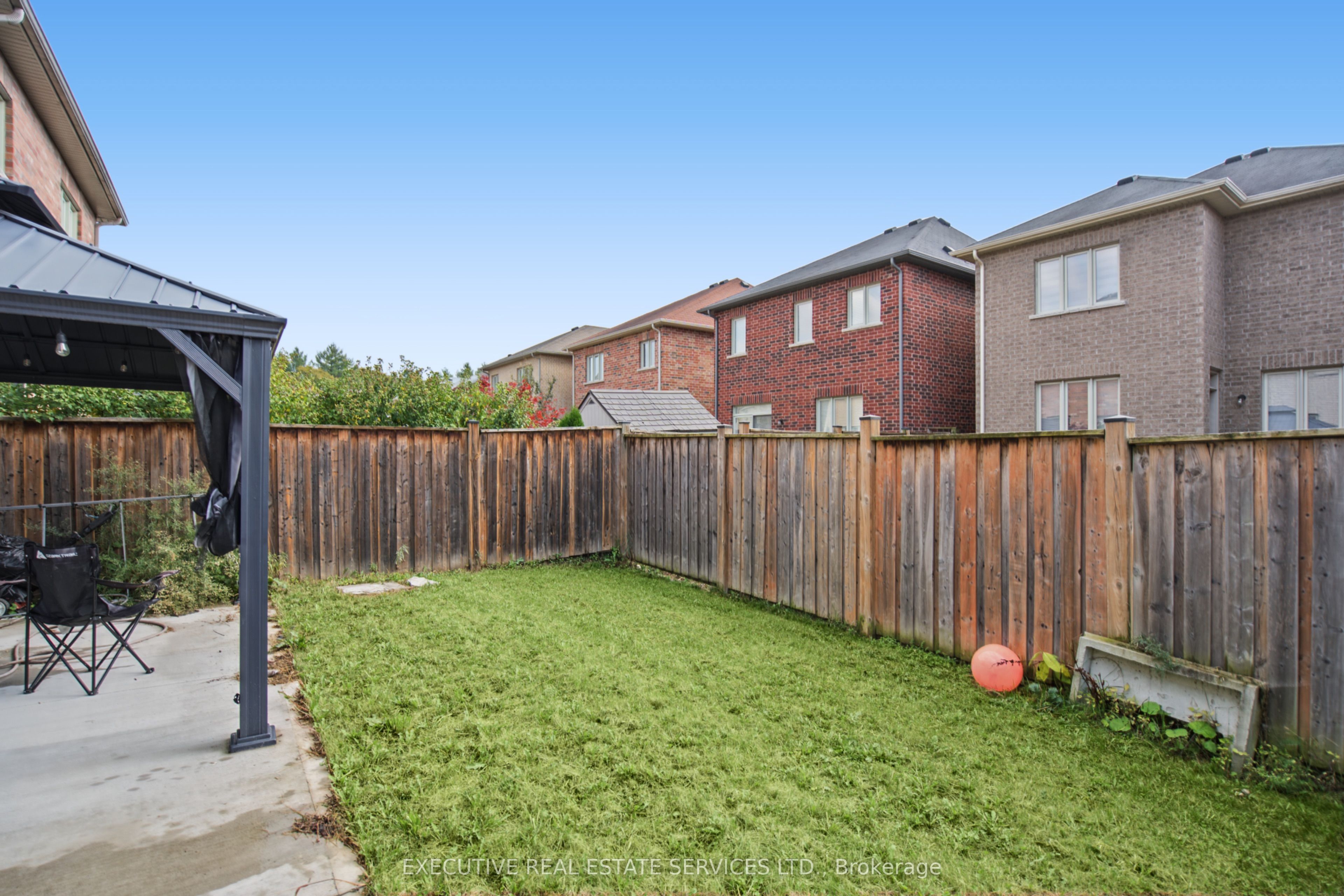 1571 Edgecroft Drive Property Photo 46