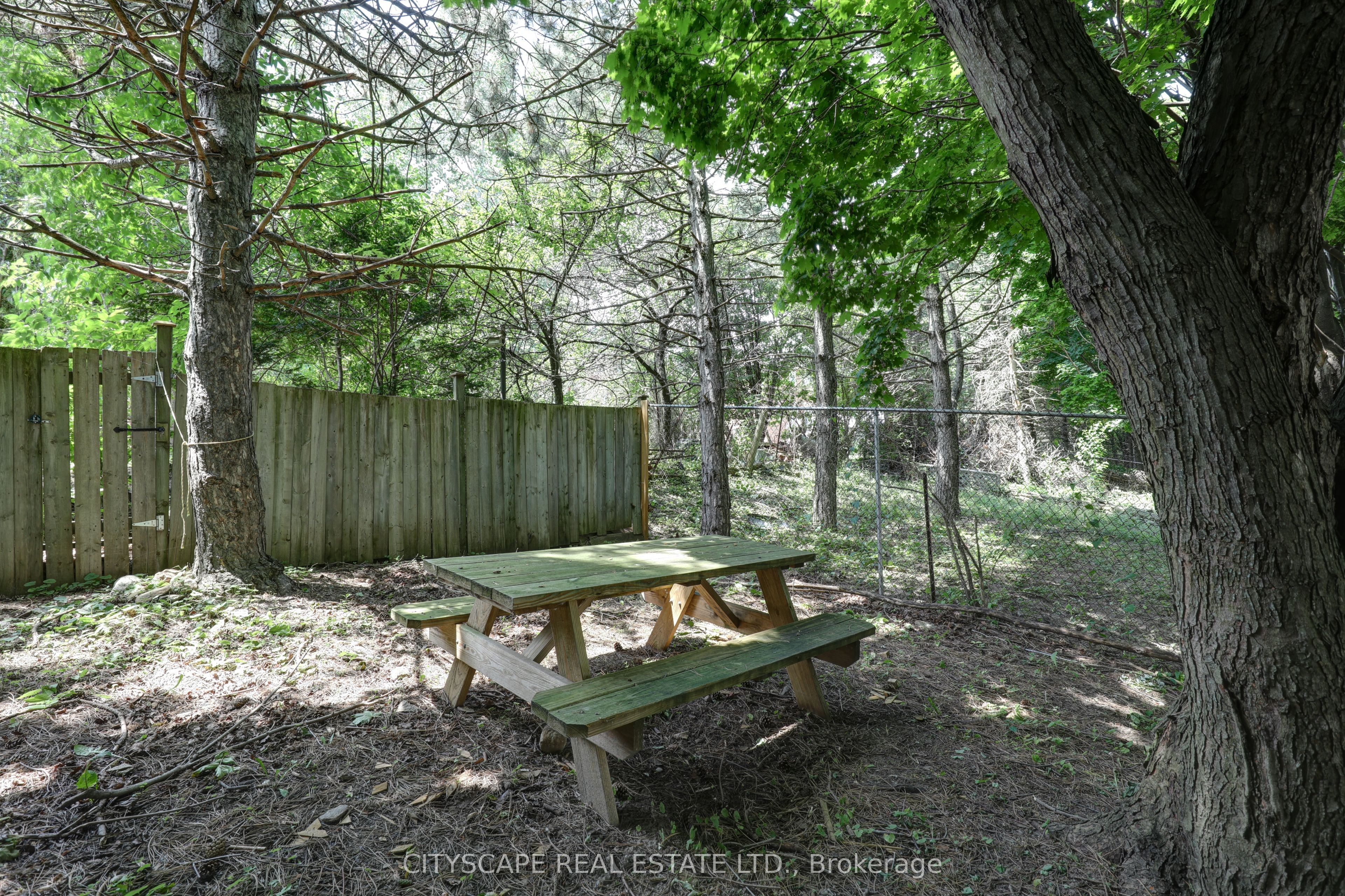 137 Ravenscroft Road Main Floor Property Photo 27