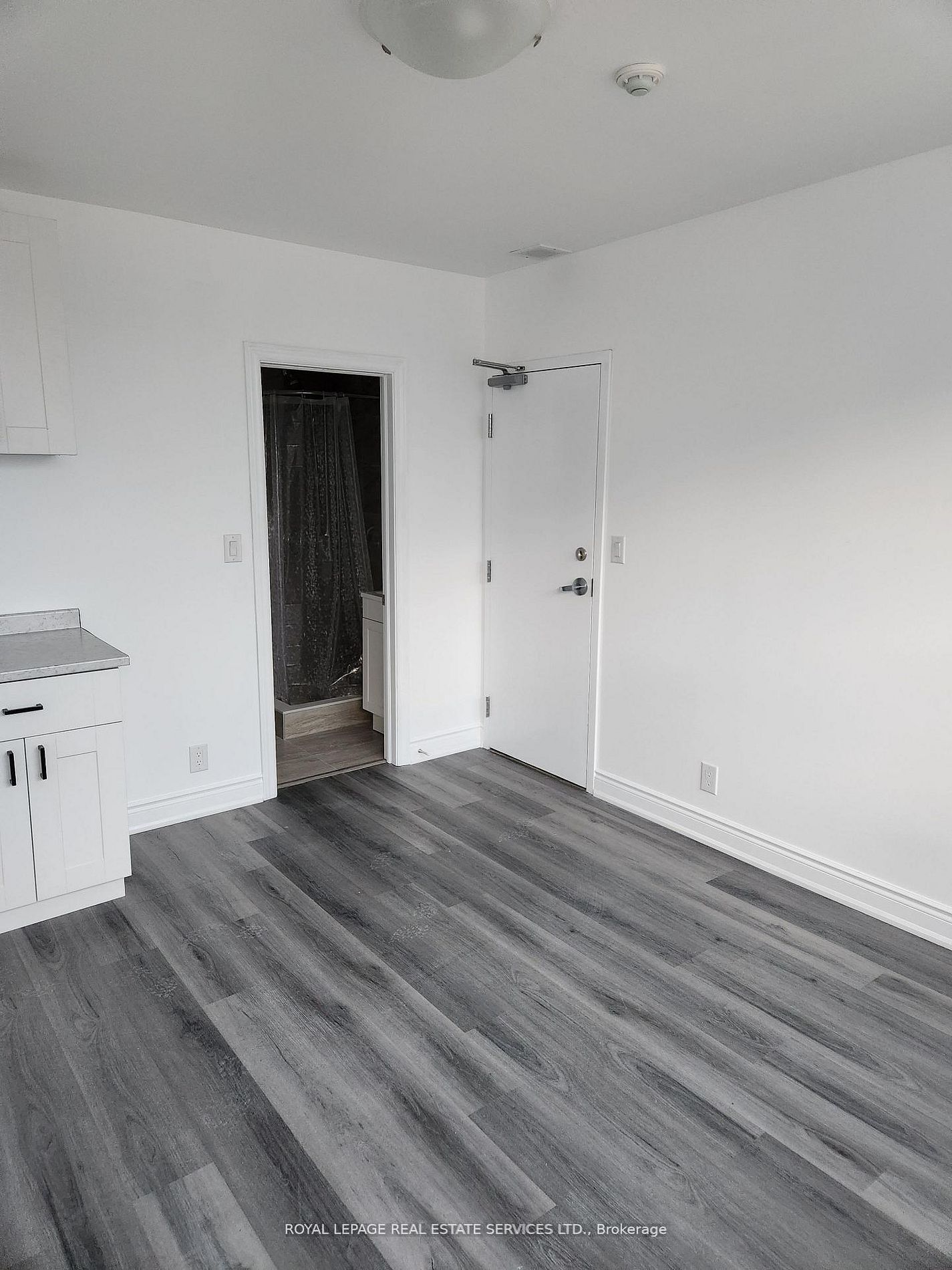 2820 Danforth Avenue 201 Property Photo 6