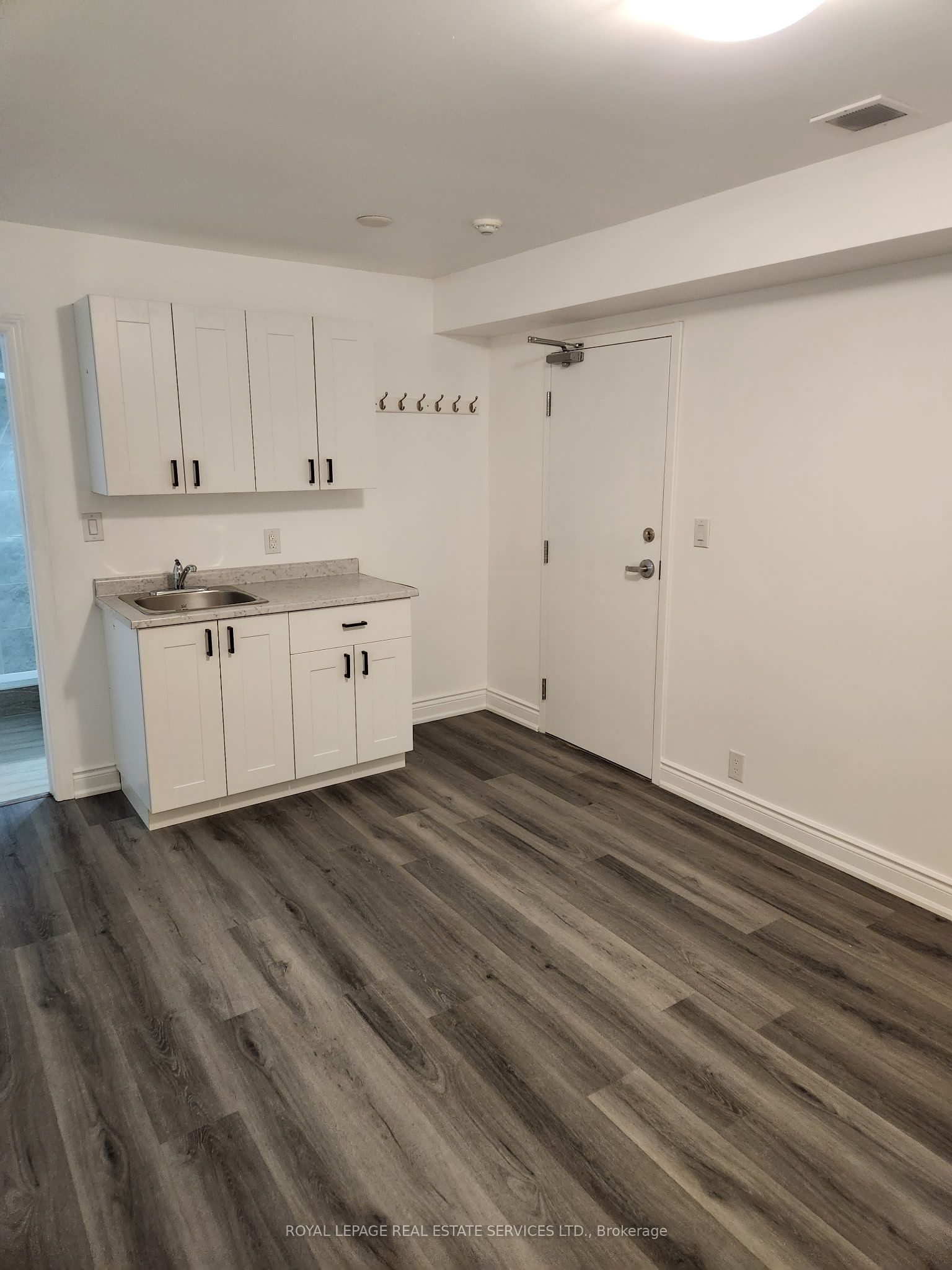2820 Danforth Avenue 207 Property Photo 4