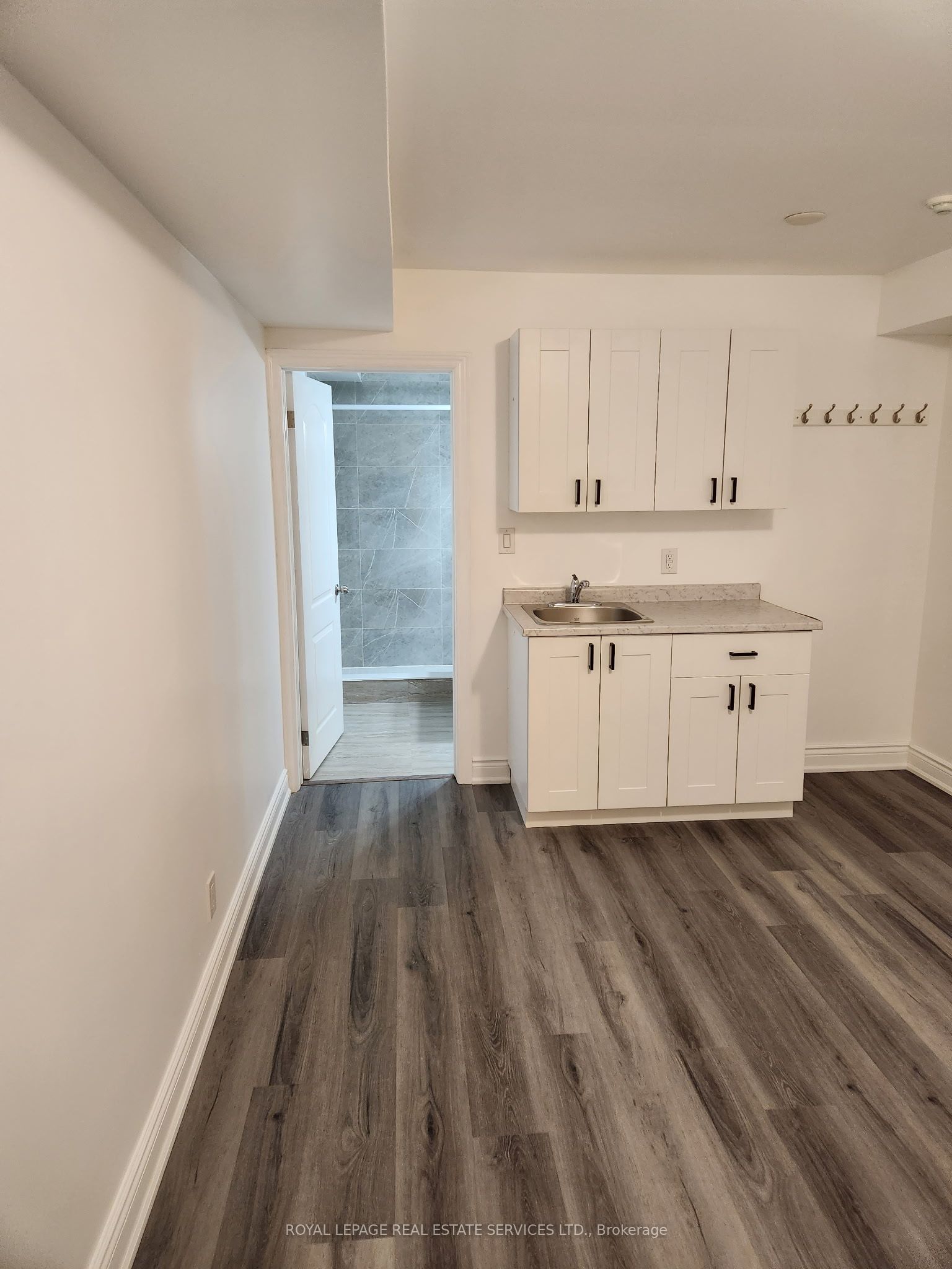2820 Danforth Avenue 207 Property Photo 8
