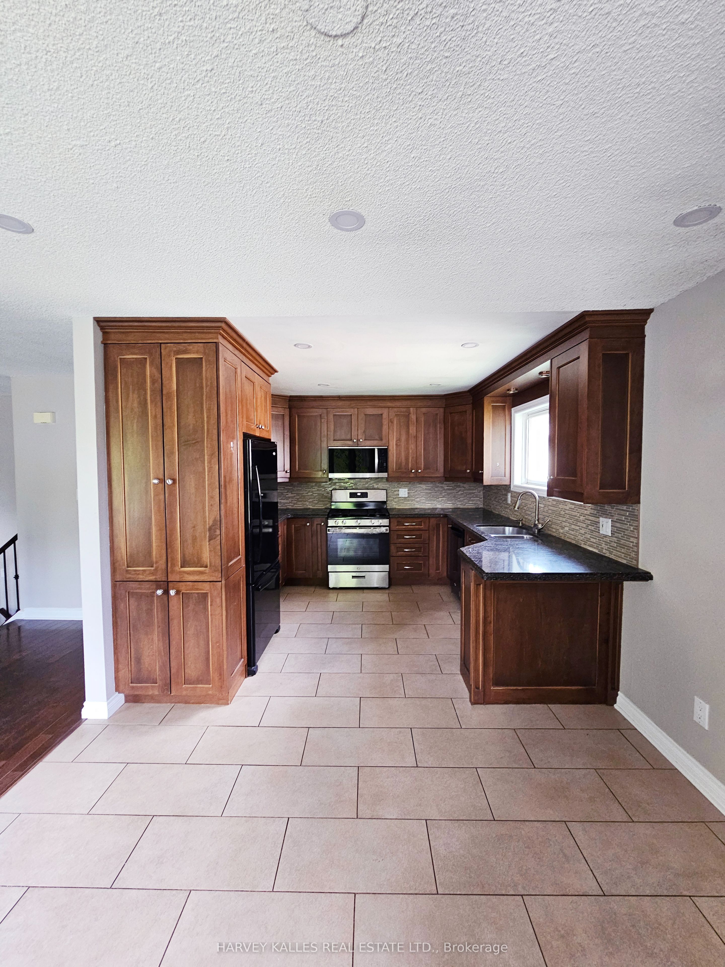 8 Pilkington Crescent Property Photo 4