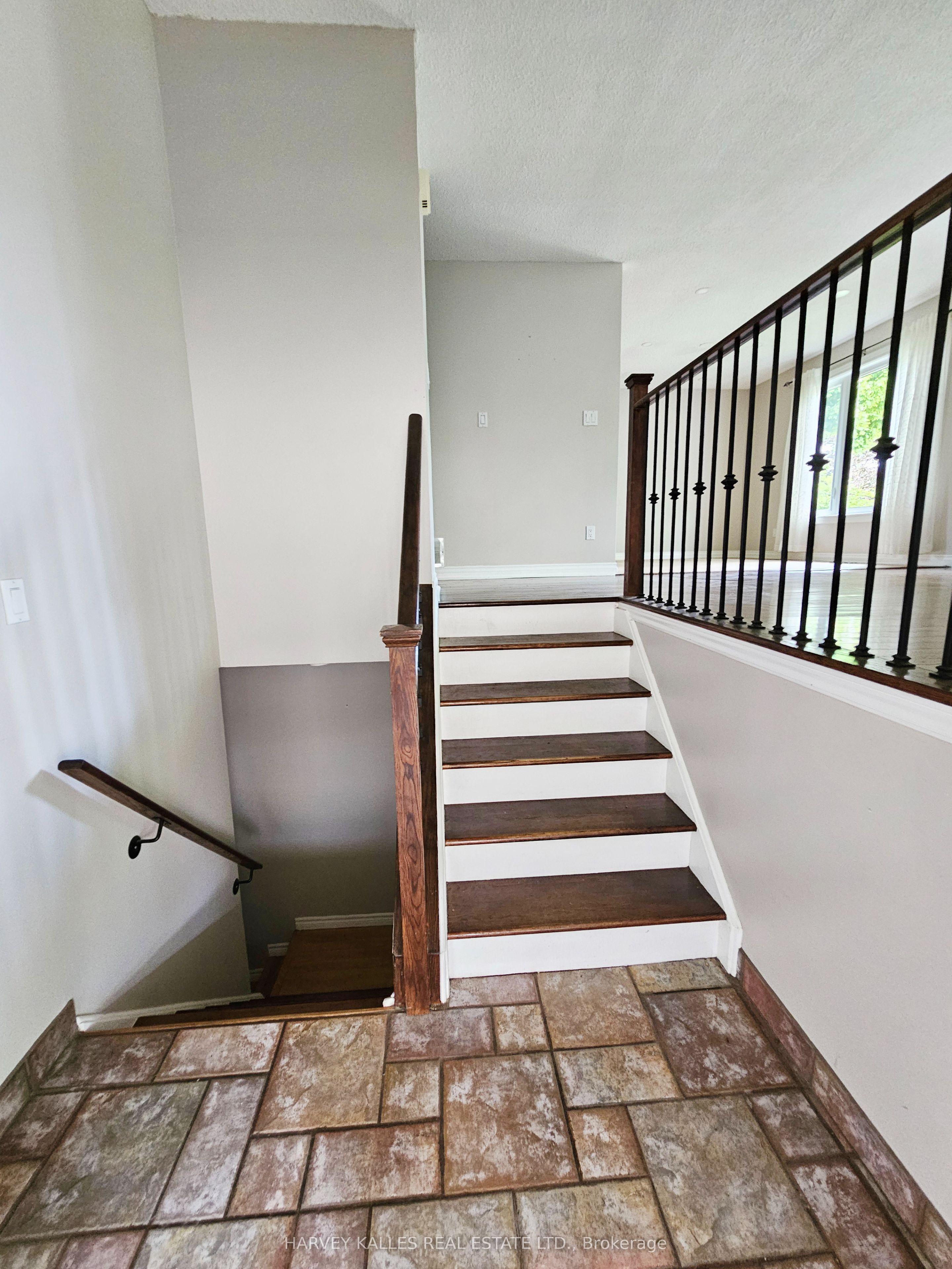 8 Pilkington Crescent Property Photo 9