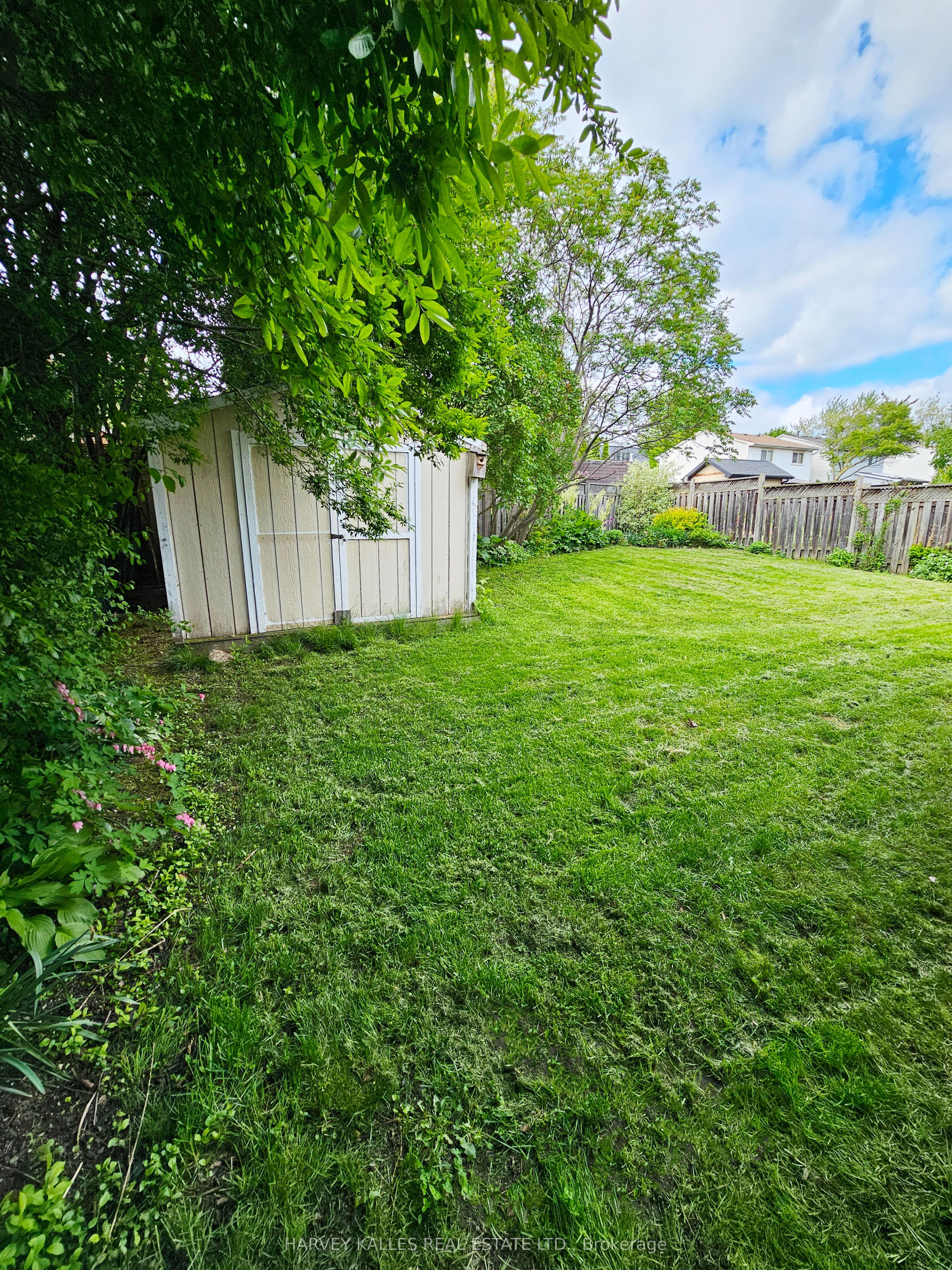 8 Pilkington Crescent Property Photo 16
