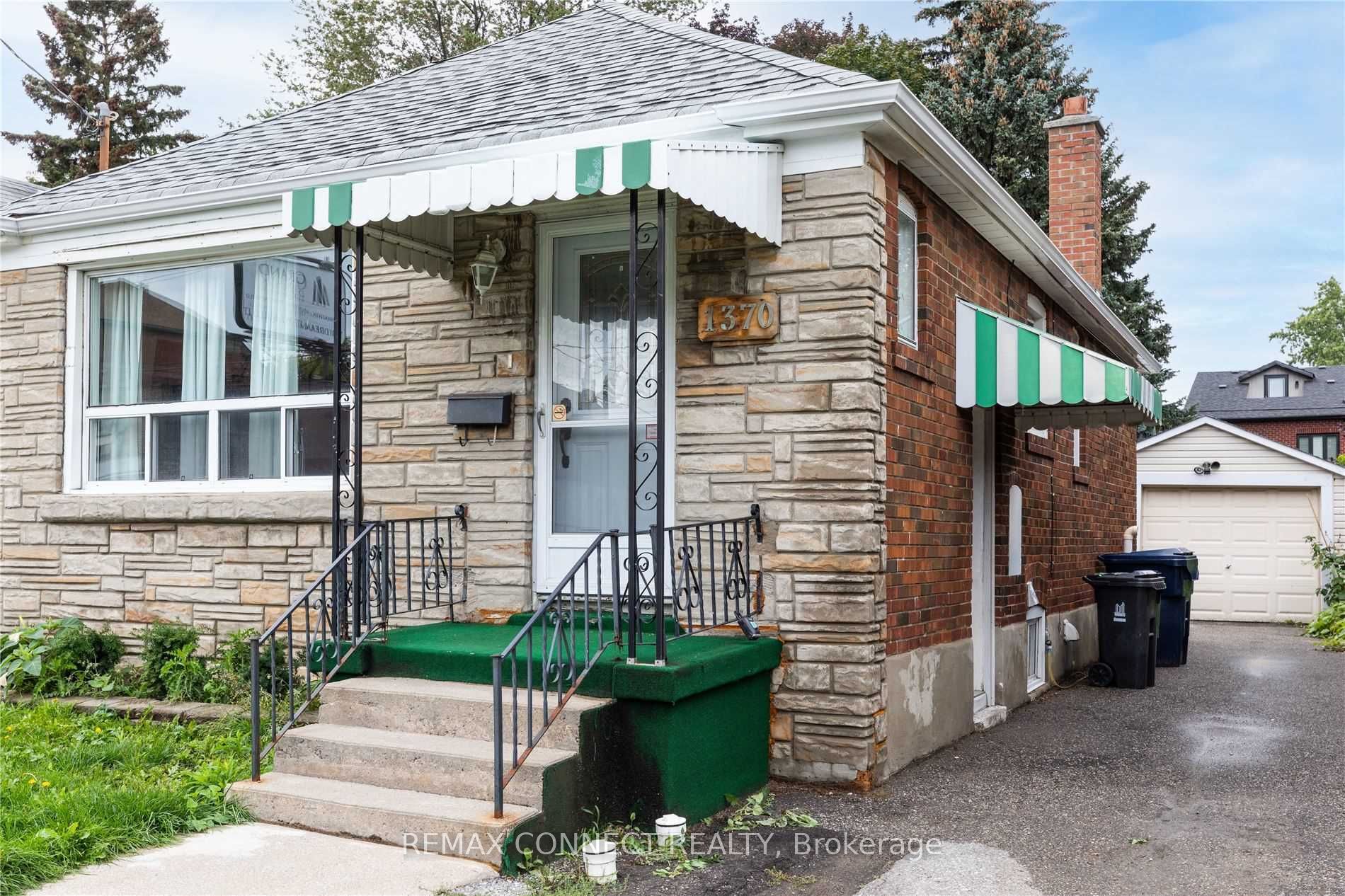 1370 Woodbine Avenue Lower Property Photo 1