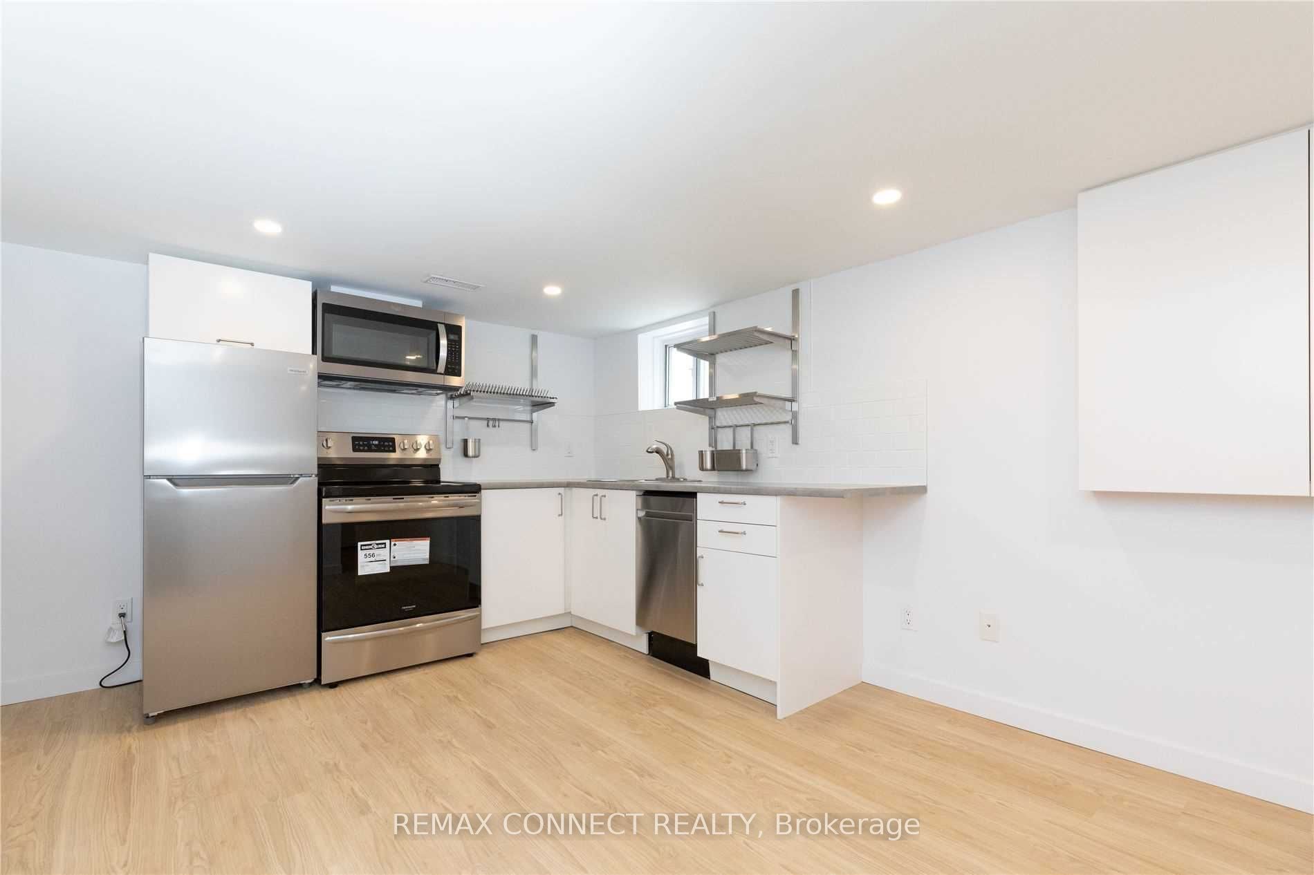 1370 Woodbine Avenue Lower Property Photo 3