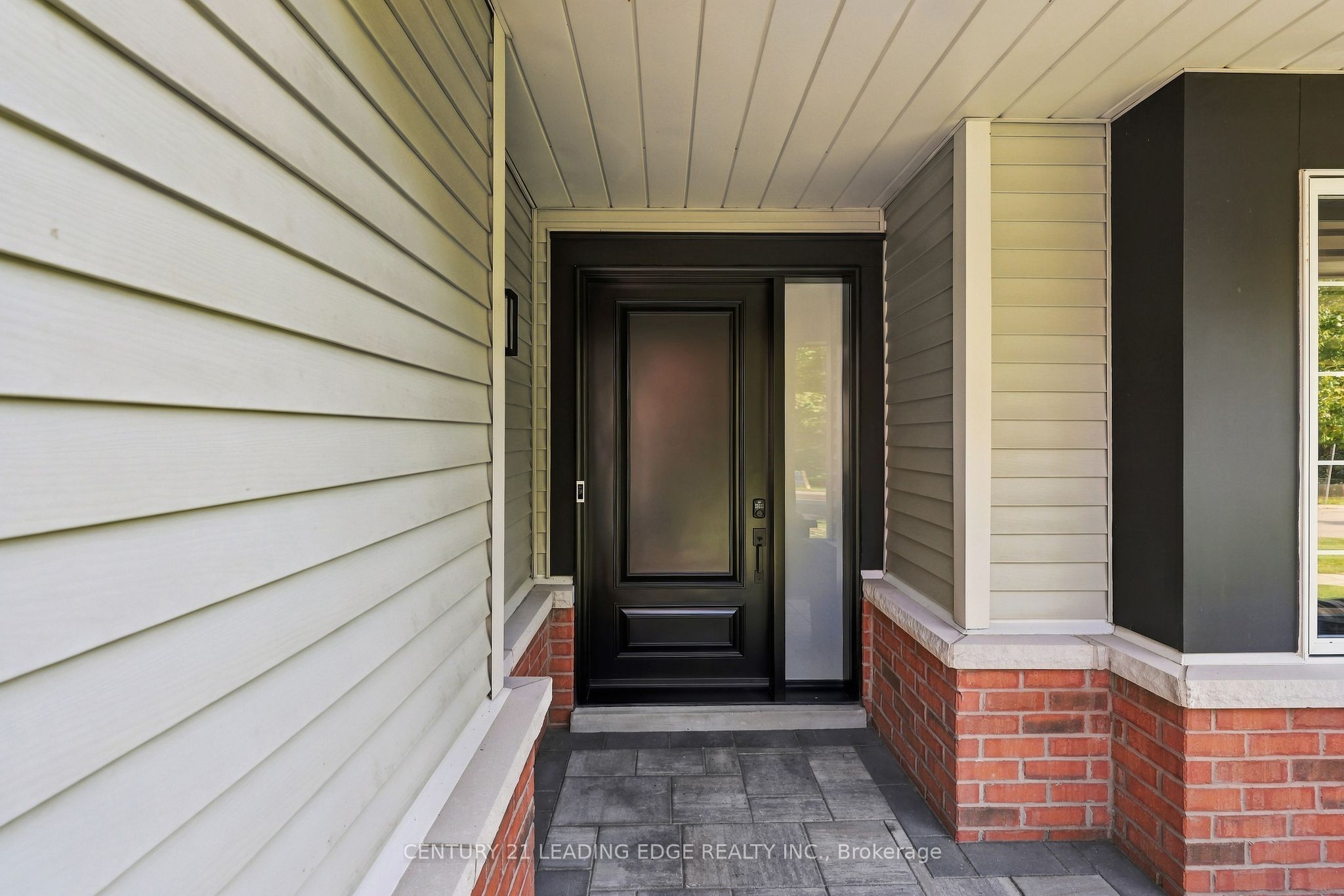 195 Whitby Shores Greenway Property Photo 7