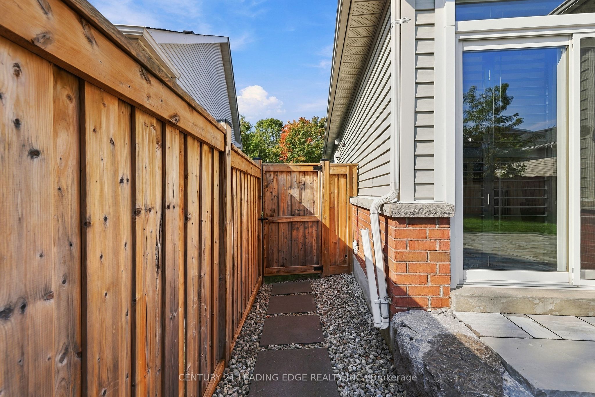 195 Whitby Shores Greenway Property Photo 47