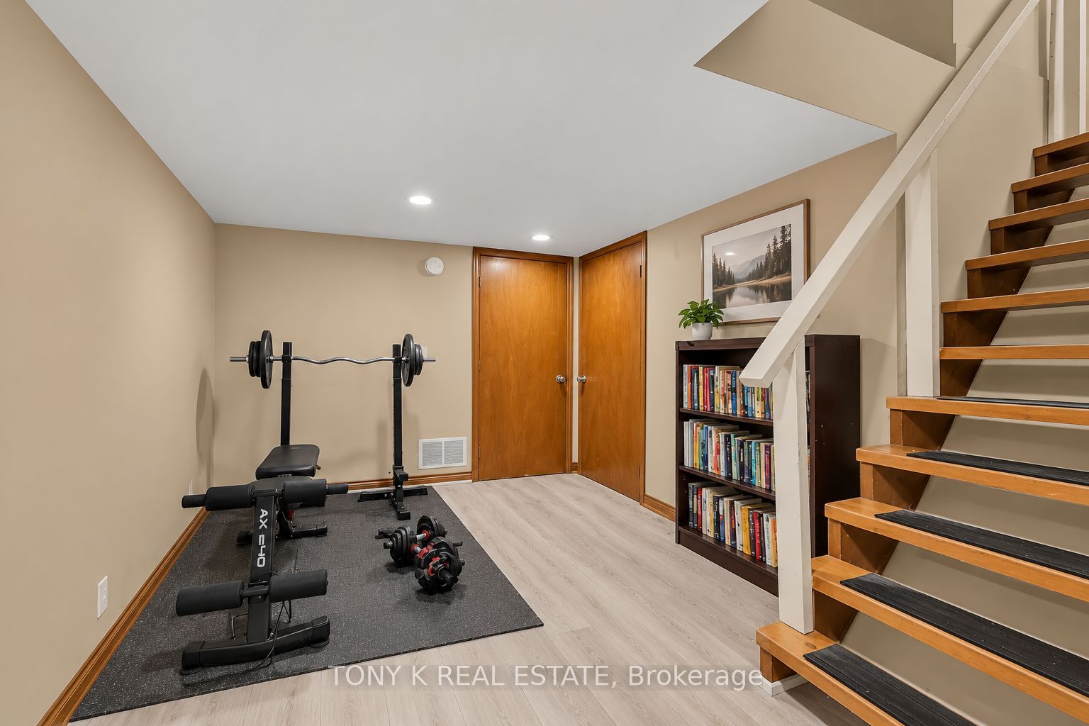 102 Haileybury Drive Property Photo 15