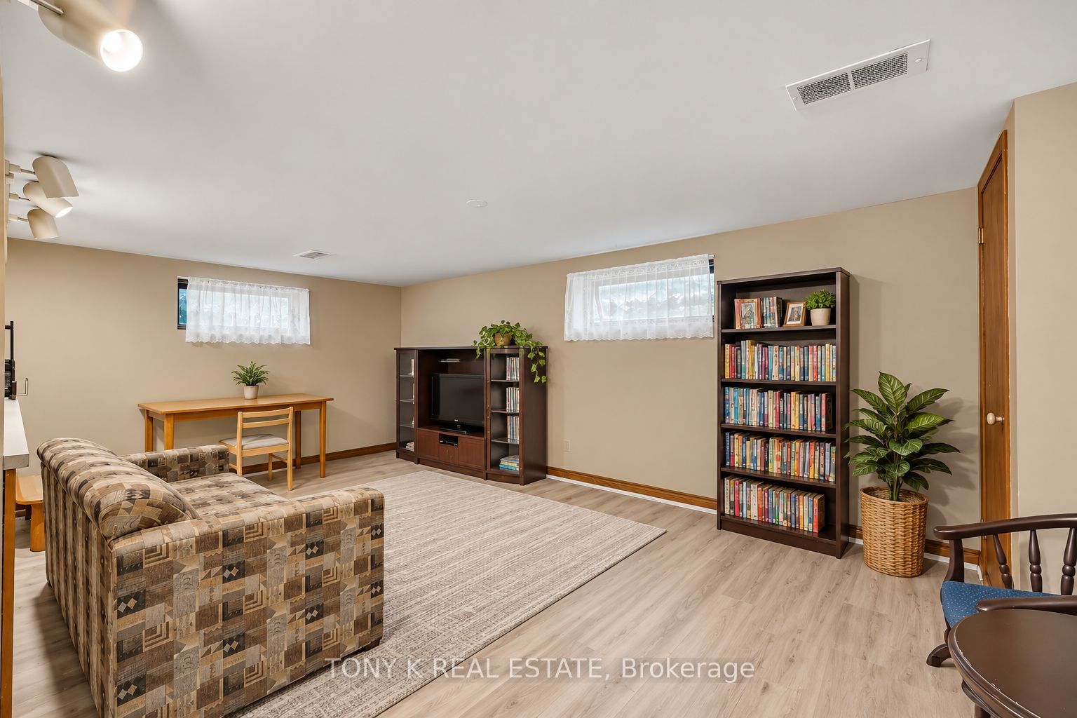 102 Haileybury Drive Property Photo 17