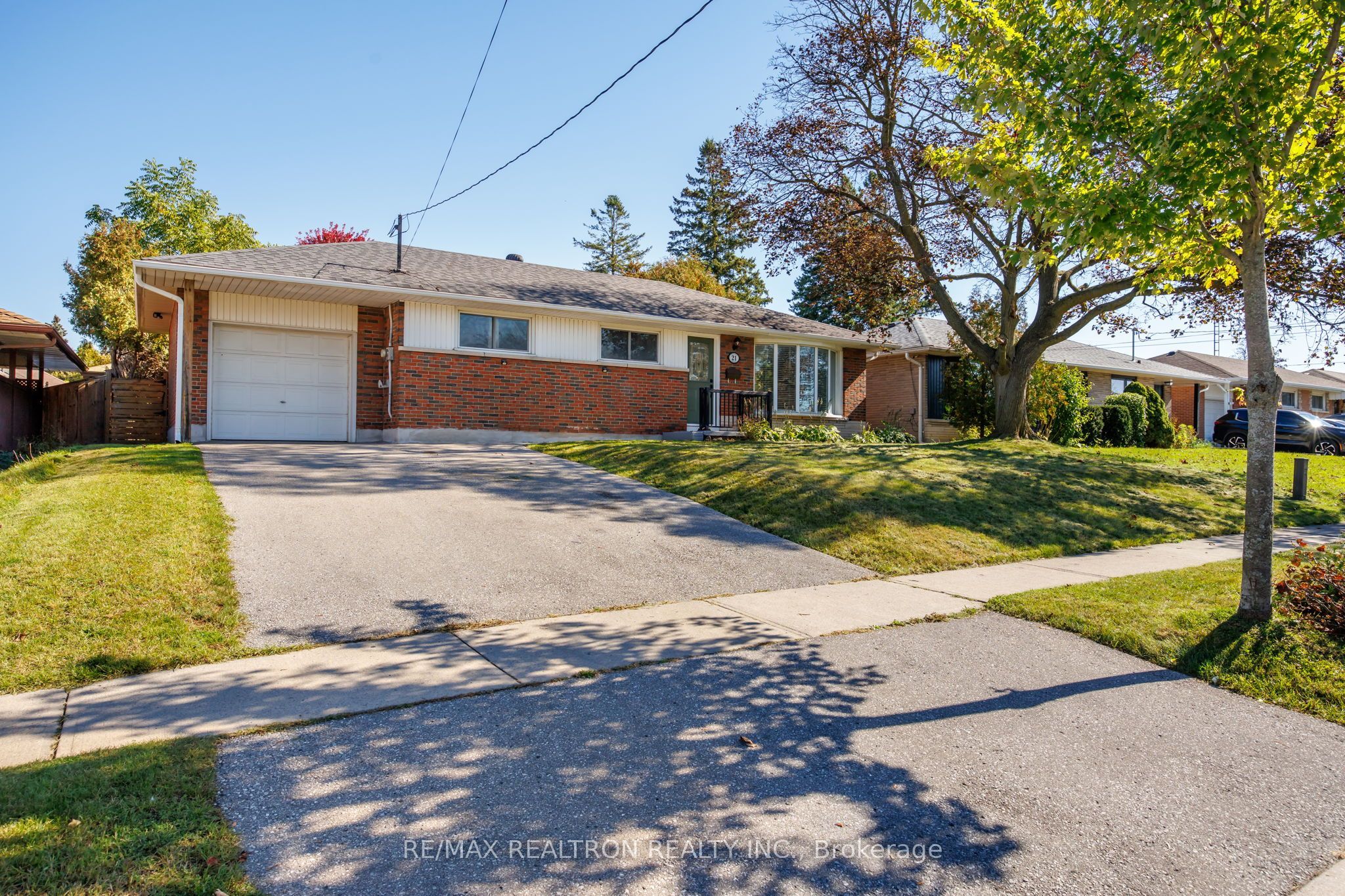 21 Athabasca Street Property Photo 2