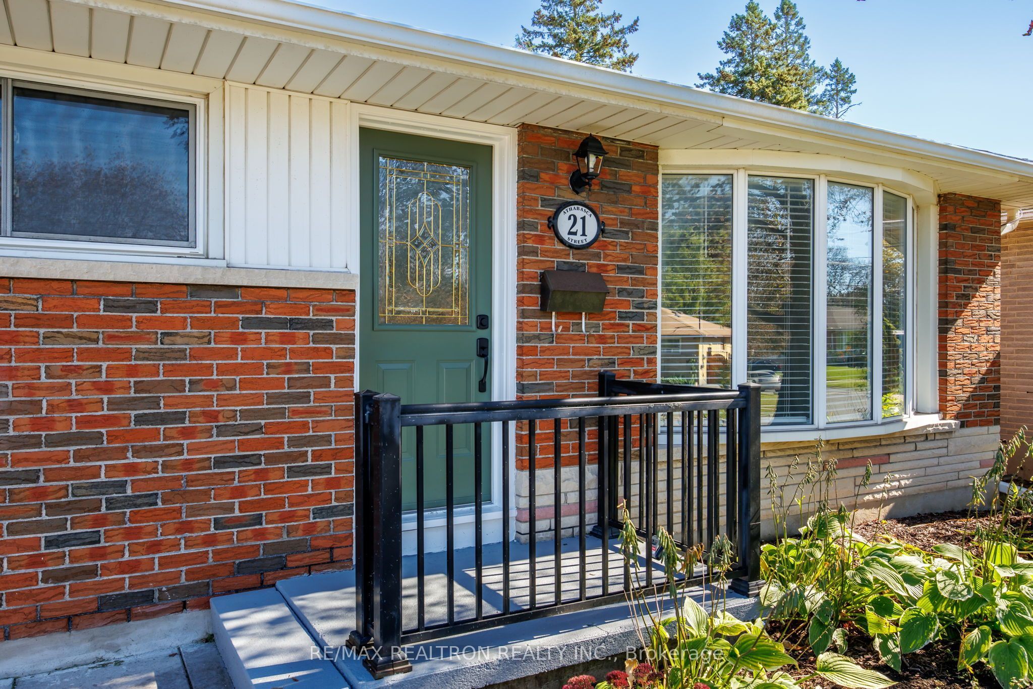21 Athabasca Street Property Photo 4