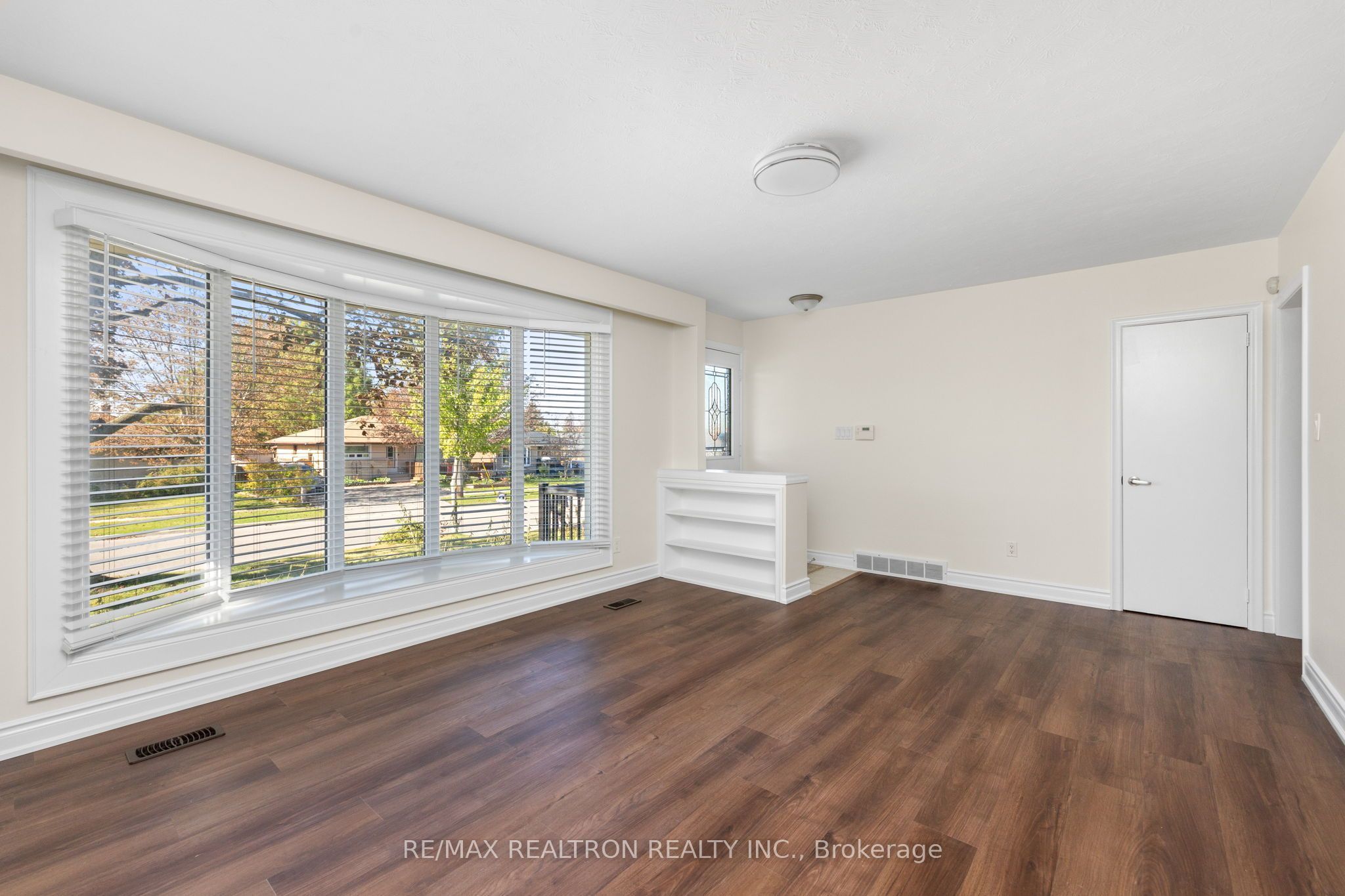 21 Athabasca Street Property Photo 7