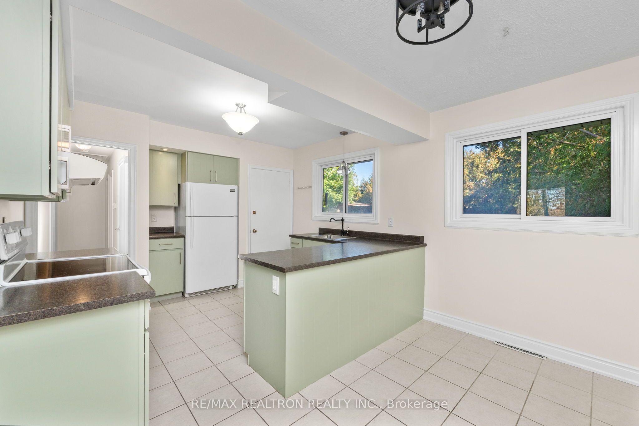 21 Athabasca Street Property Photo 9
