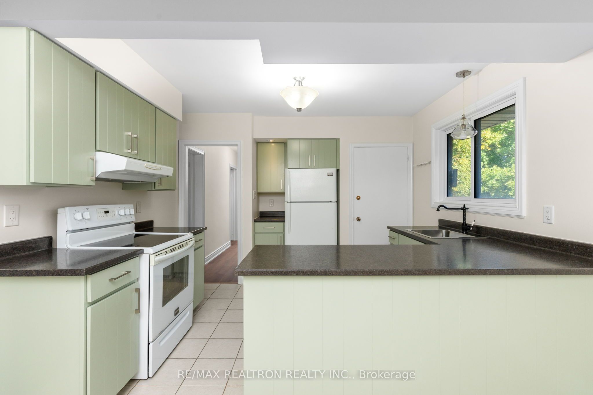 21 Athabasca Street Property Photo 10