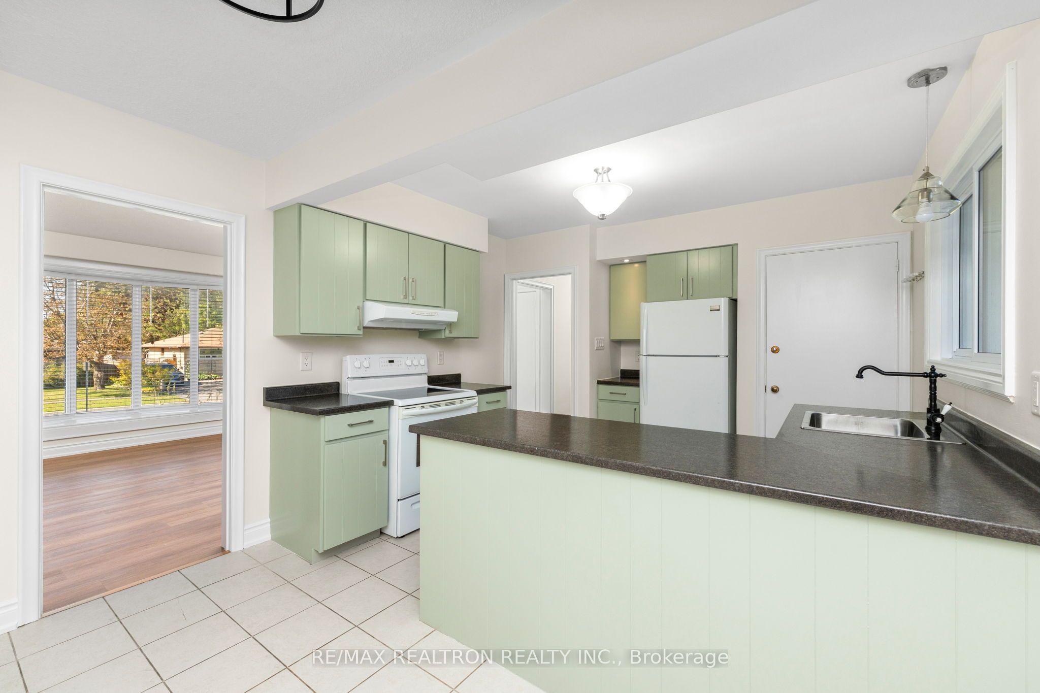 21 Athabasca Street Property Photo 11