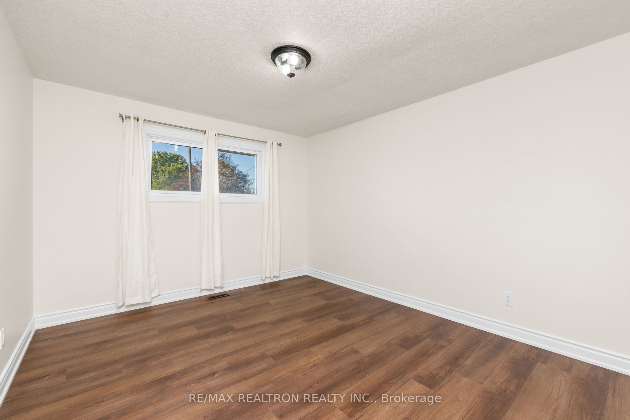 21 Athabasca Street Property Photo 15