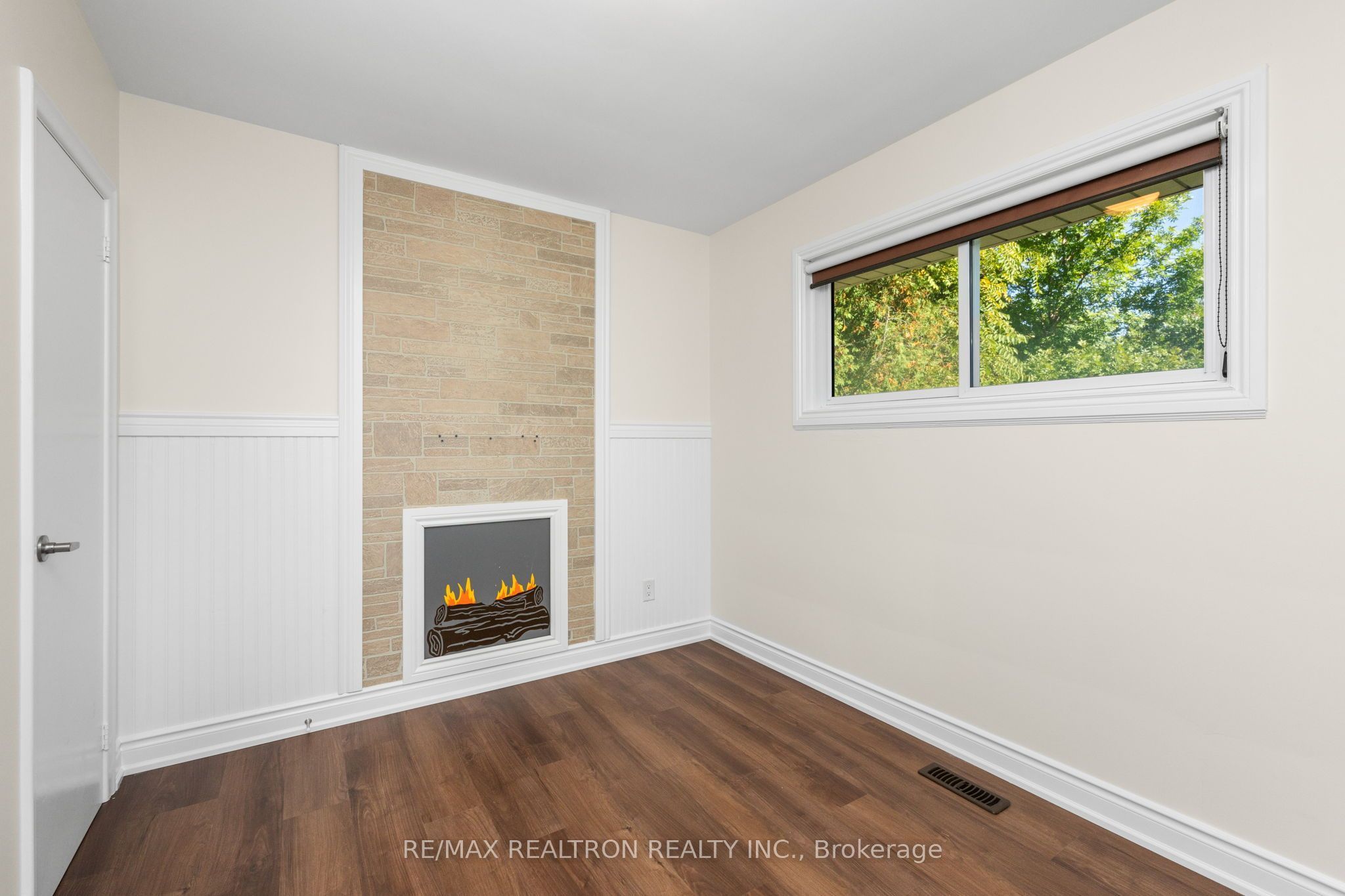 21 Athabasca Street Property Photo 17