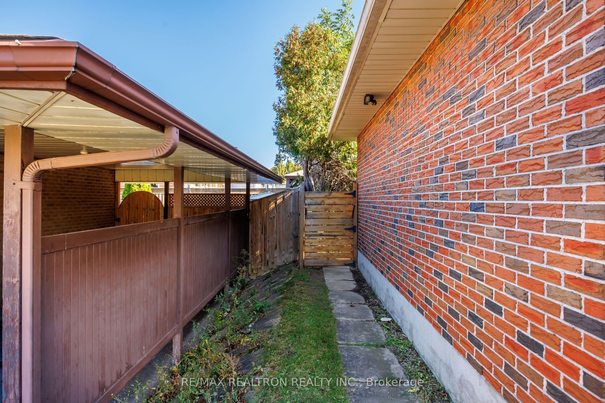 21 Athabasca Street Property Photo 28