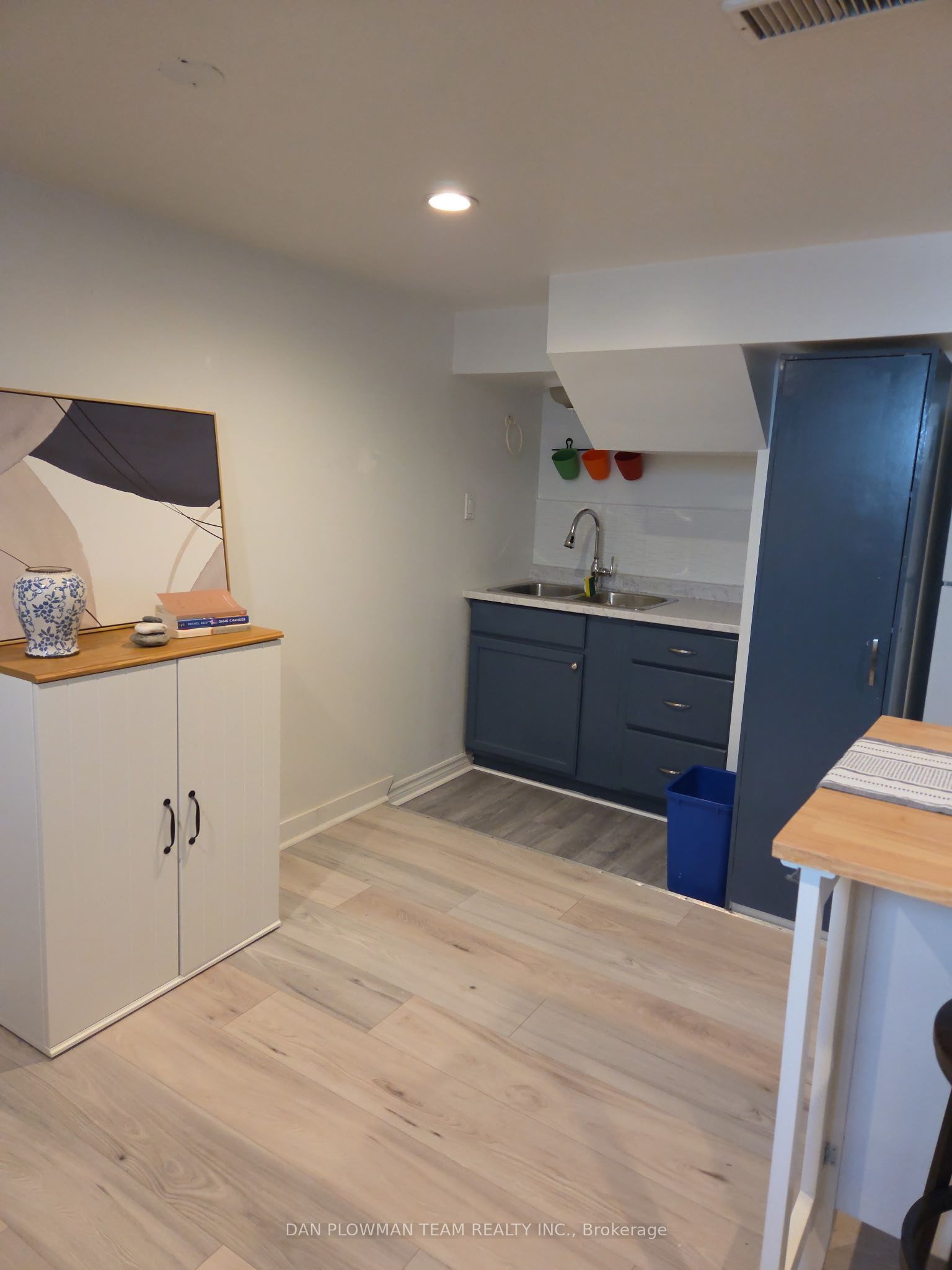 131 Central Park Boulevard N Bsmt Property Photo 3