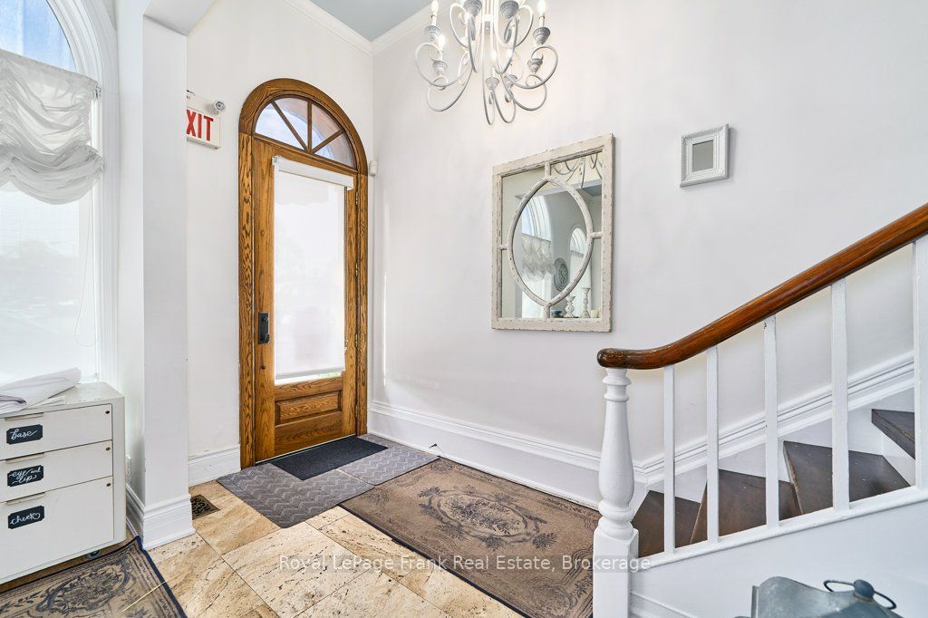 159 Brock Street N Property Photo 3