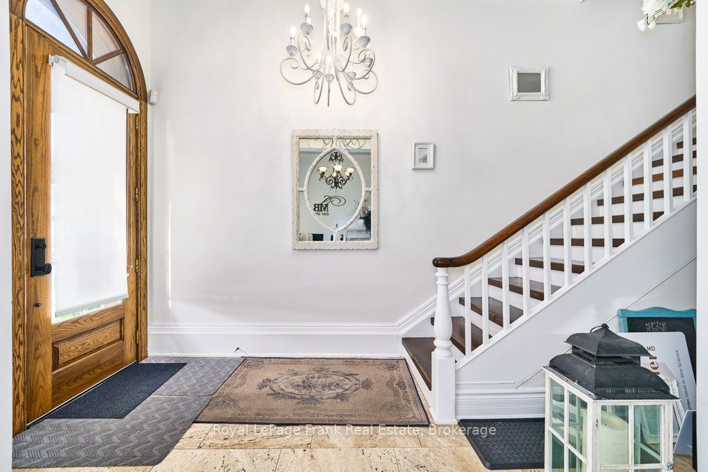 159 Brock Street N Property Photo 4